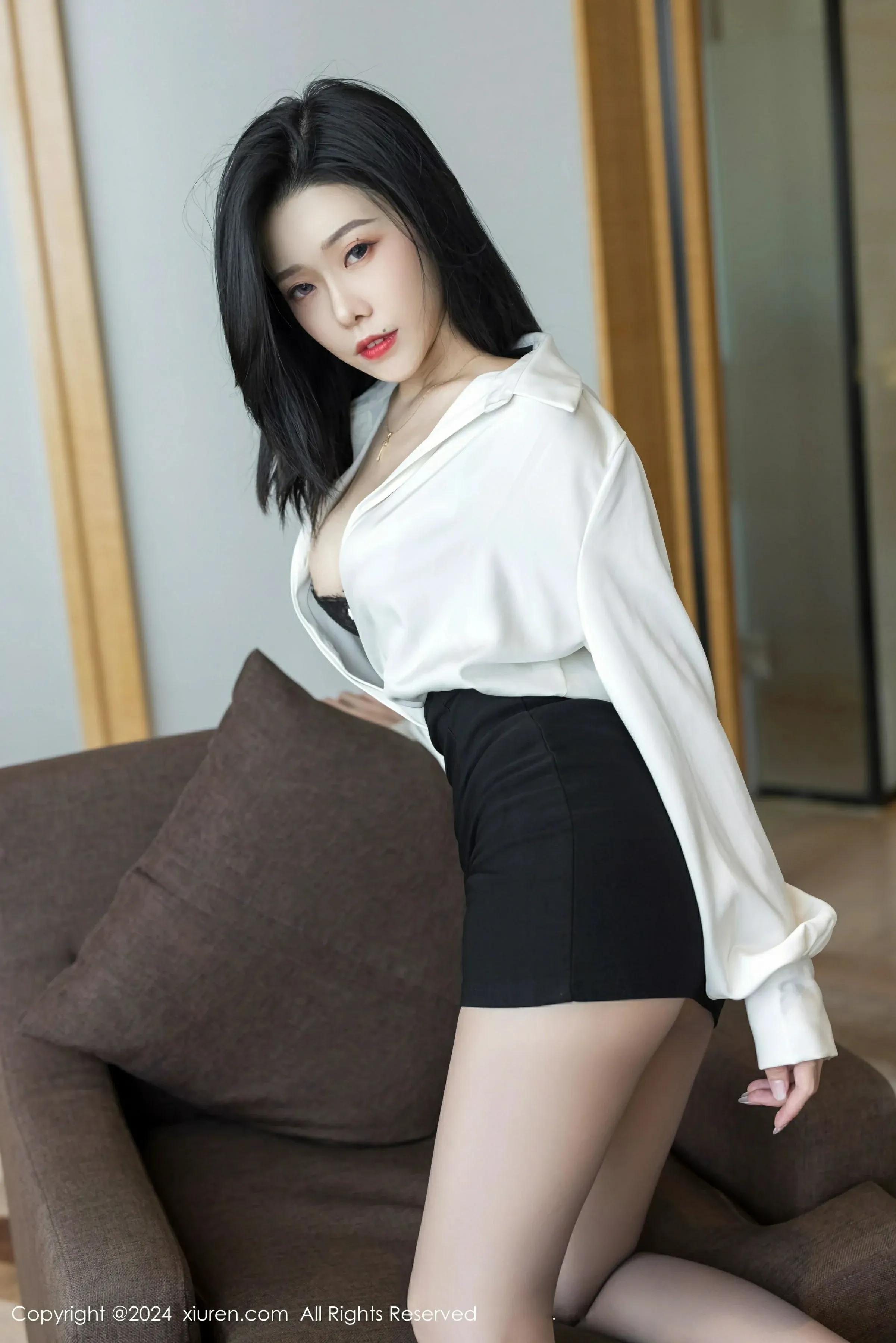 XiuRen 秀人 No.9329 luvian本能 [42P]