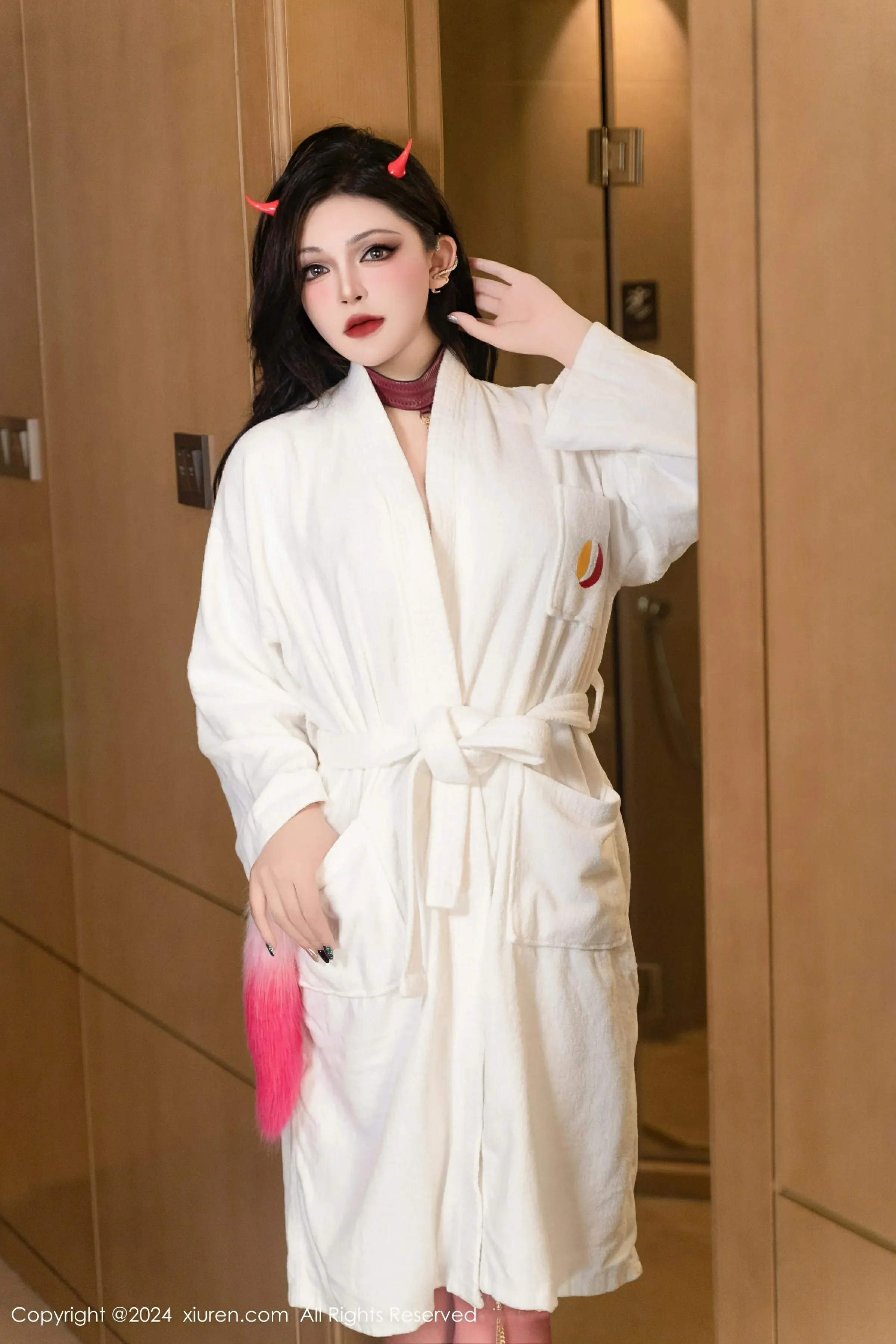 XiuRen 秀人 No.9352 伊丽莎有点白 [93P]