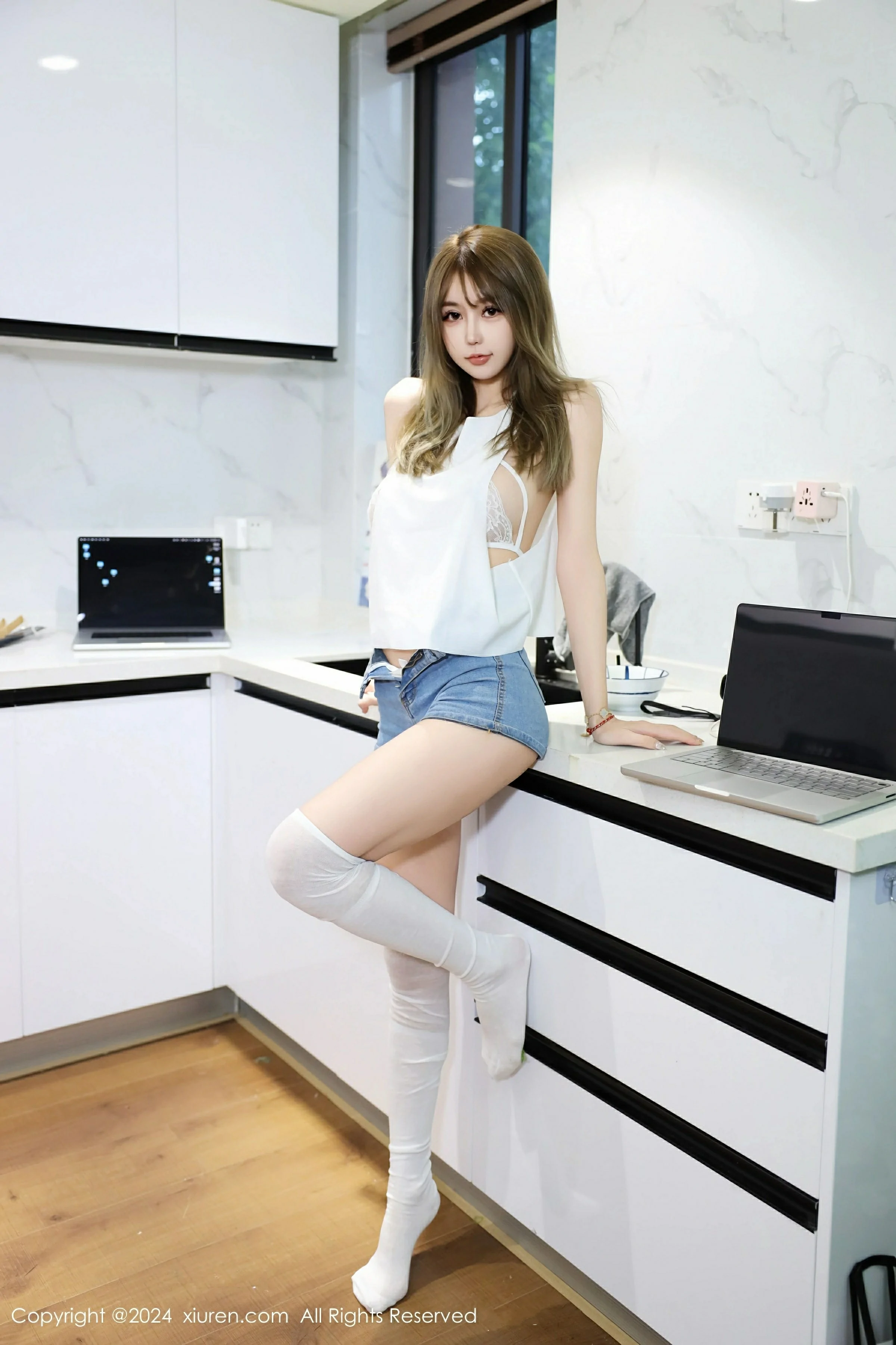 XiuRen 秀人 No.9374 Zoe柚柚 [75P]