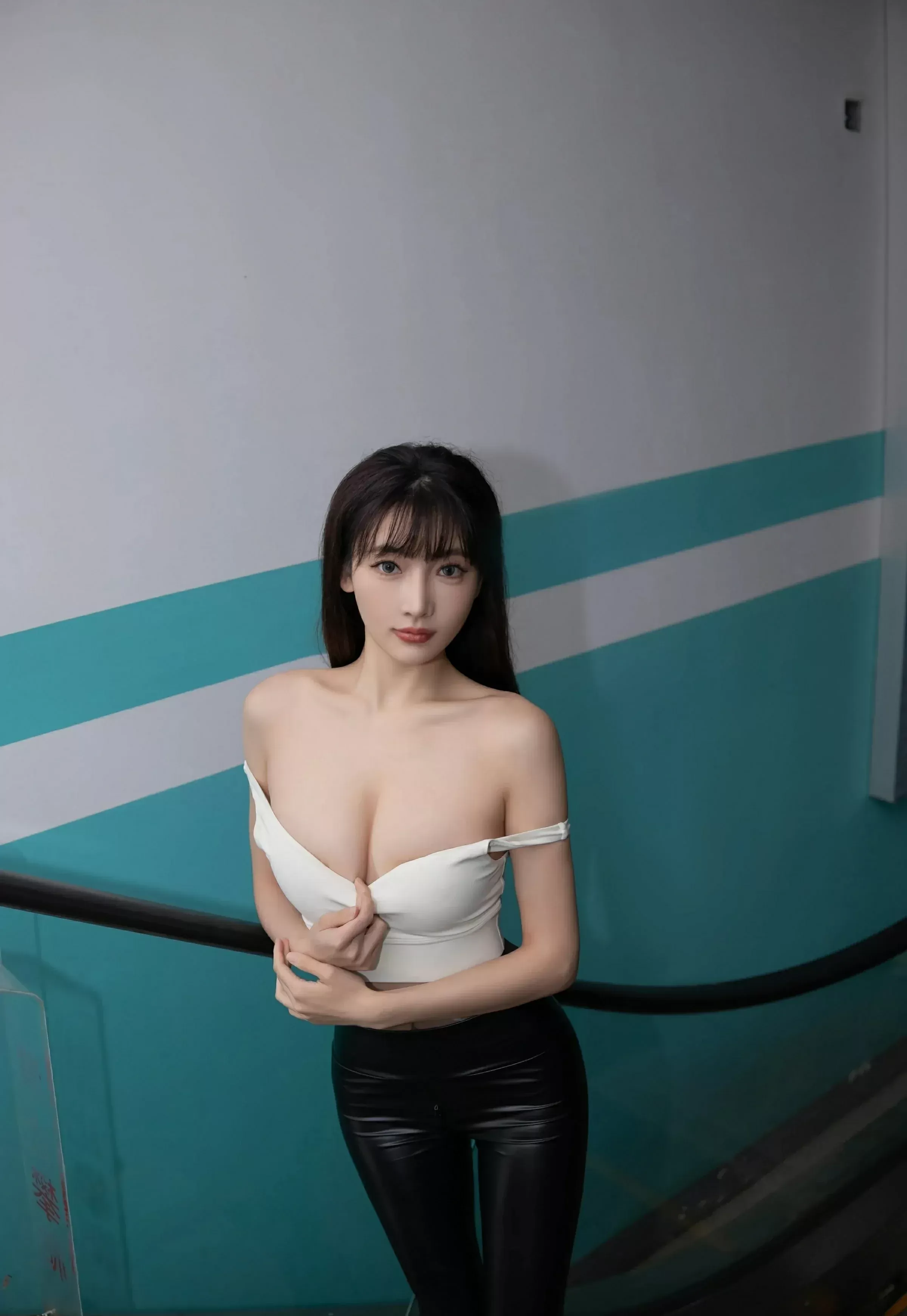 XiuRen 秀人 No.9377 陆萱萱 [81P]