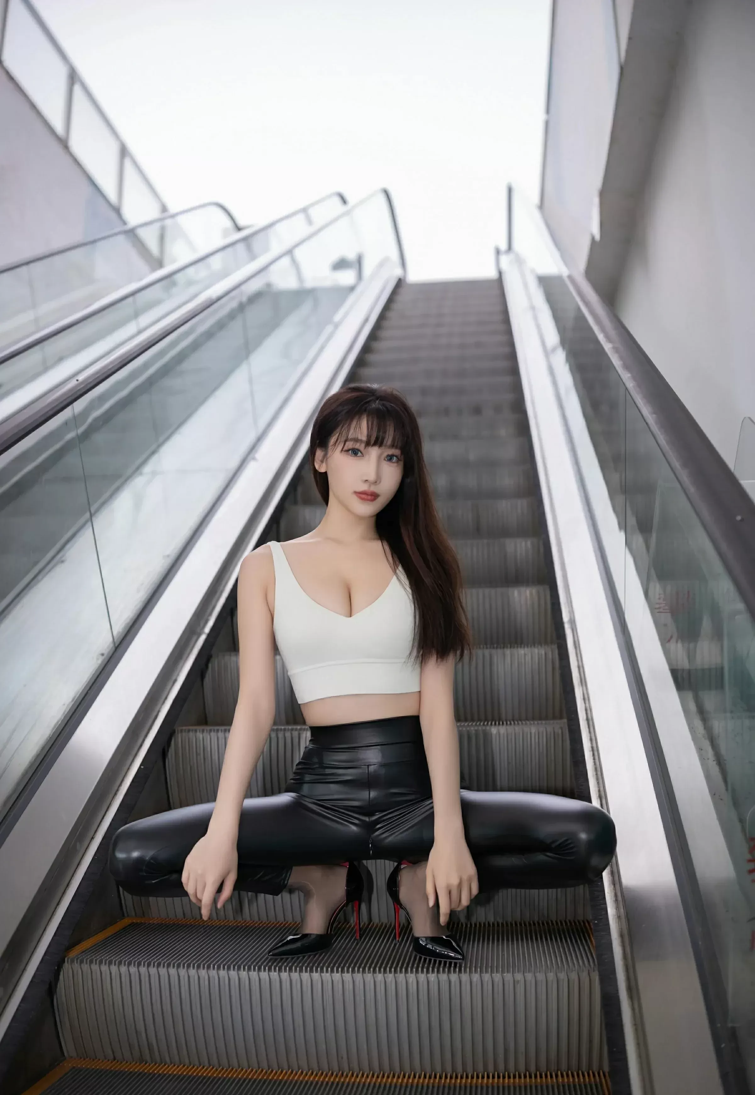 XiuRen 秀人 No.9377 陆萱萱 [81P]