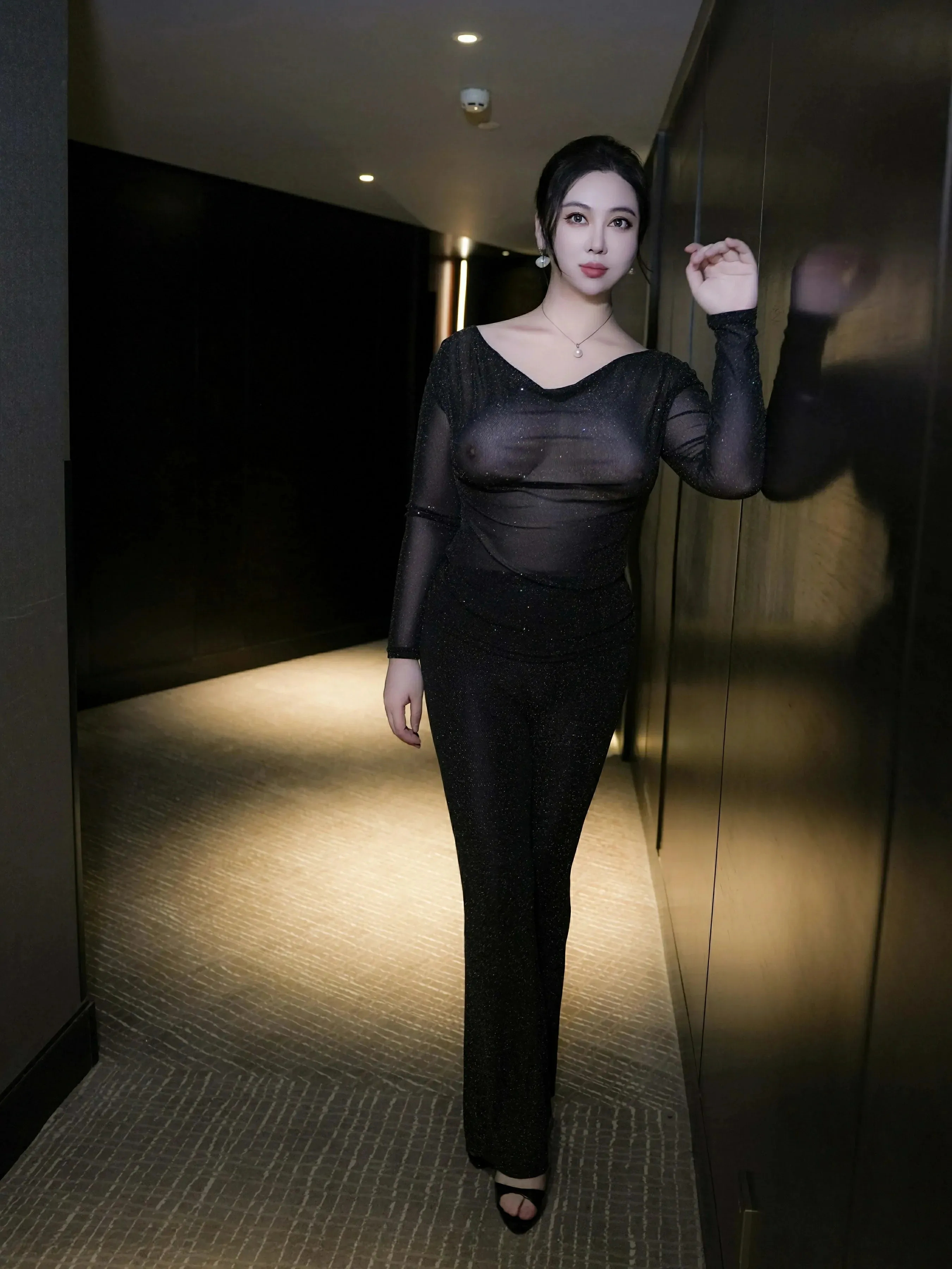 XiuRen 秀人 No.9725 风景尤美 [74P]