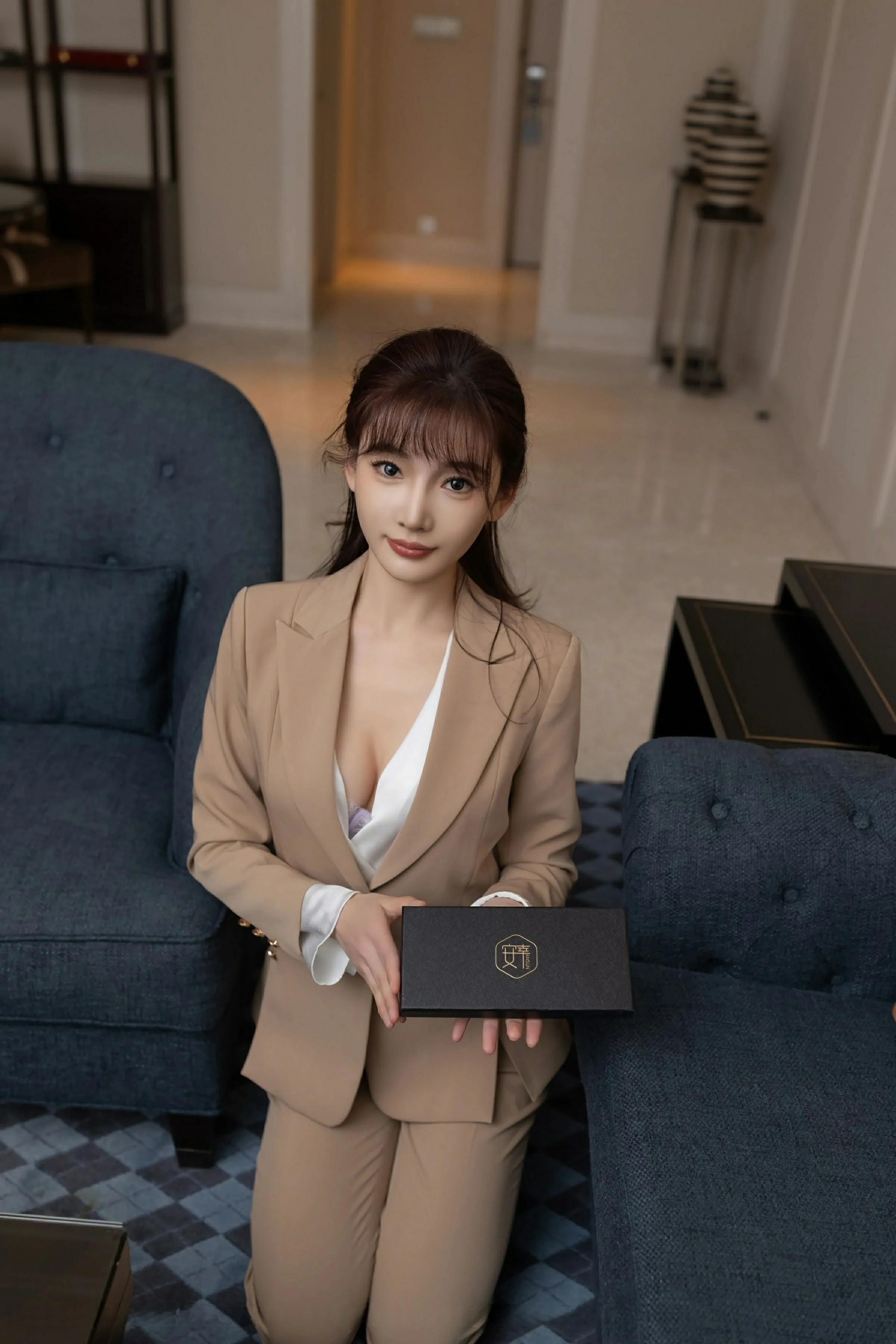 XiuRen 秀人 No.9881 陆萱萱 [82P]