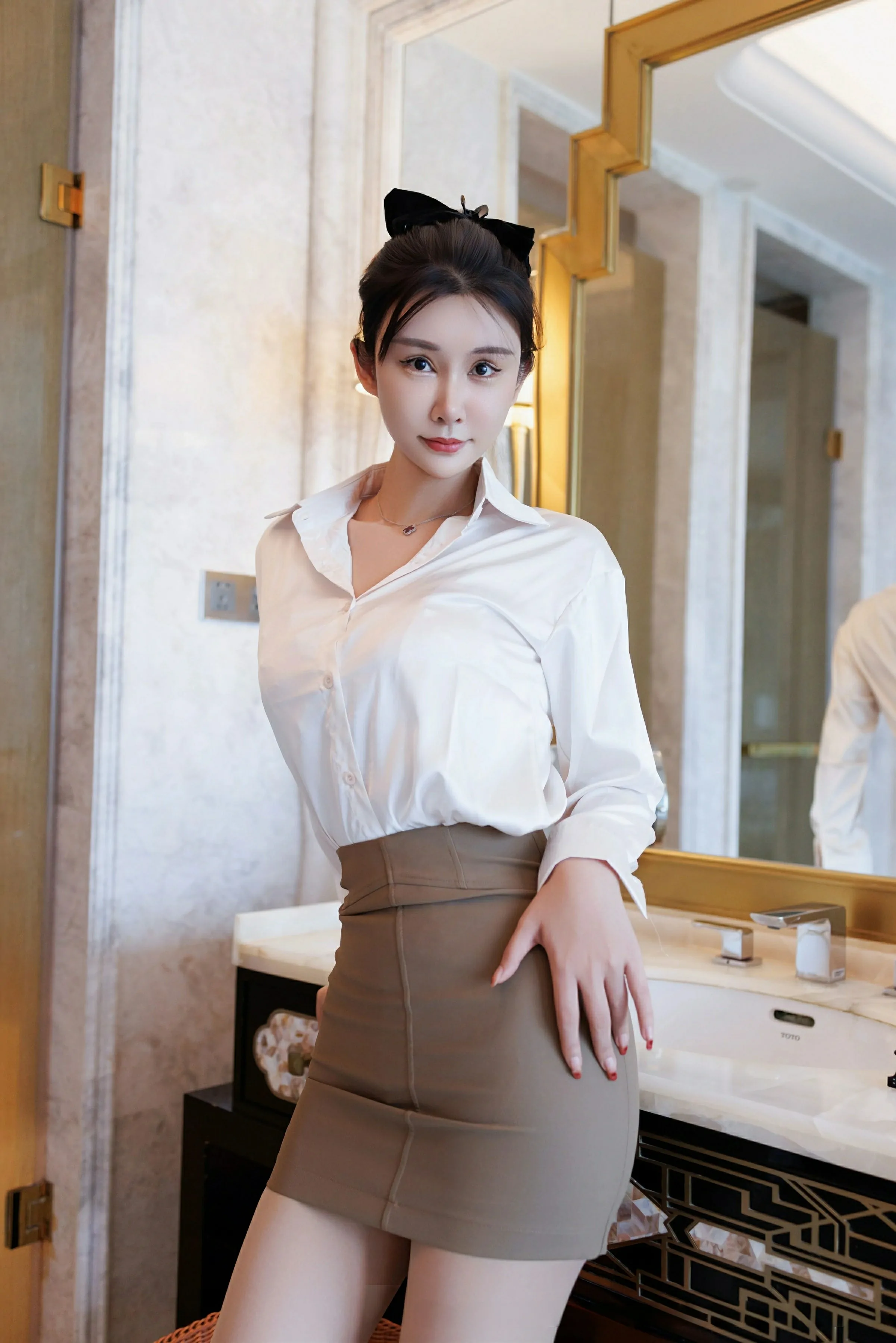 秀人网 No.10543 艺艺yiyi [49P]