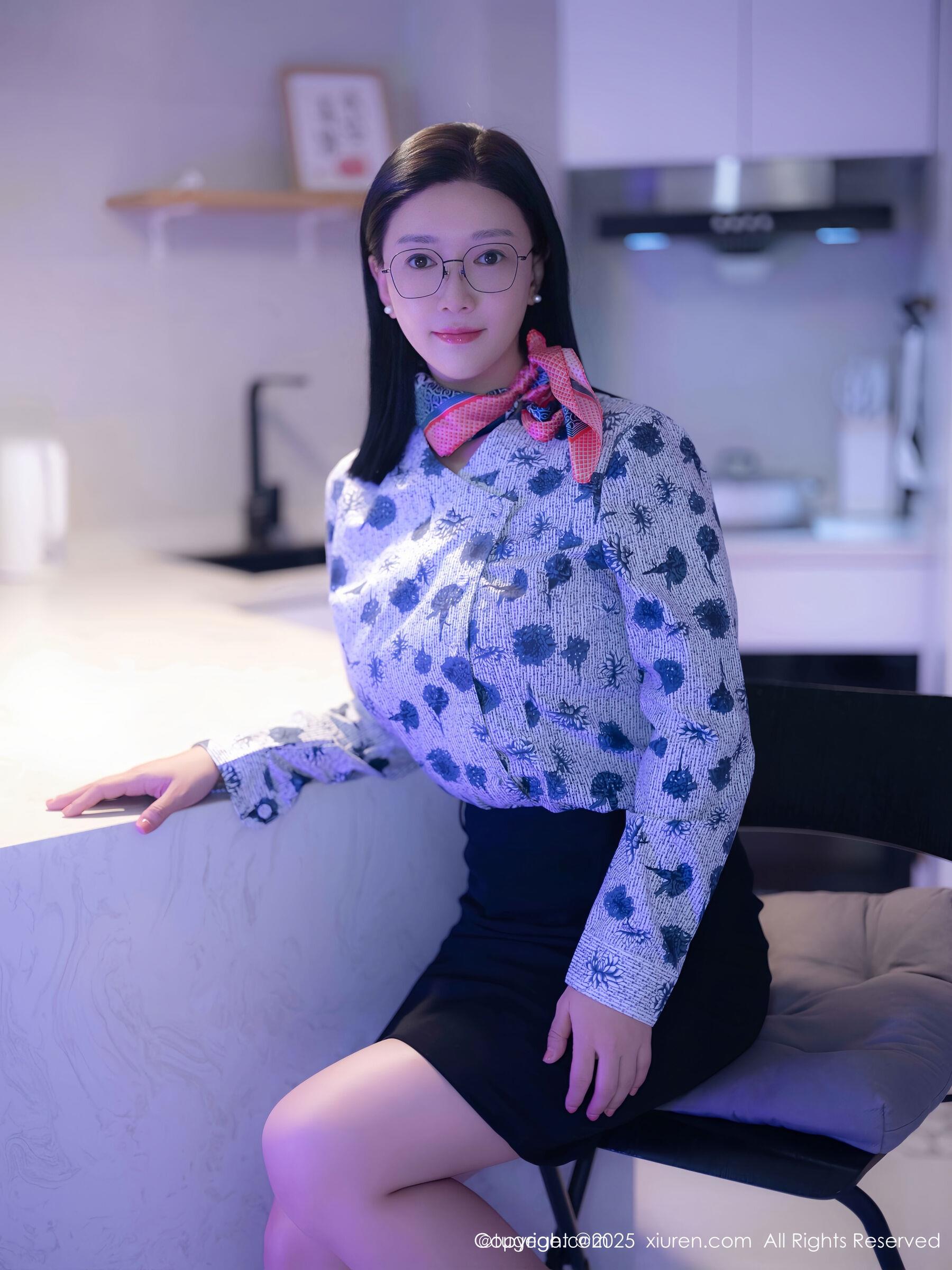 秀人网 雅茹老师 No.10866 [61P]