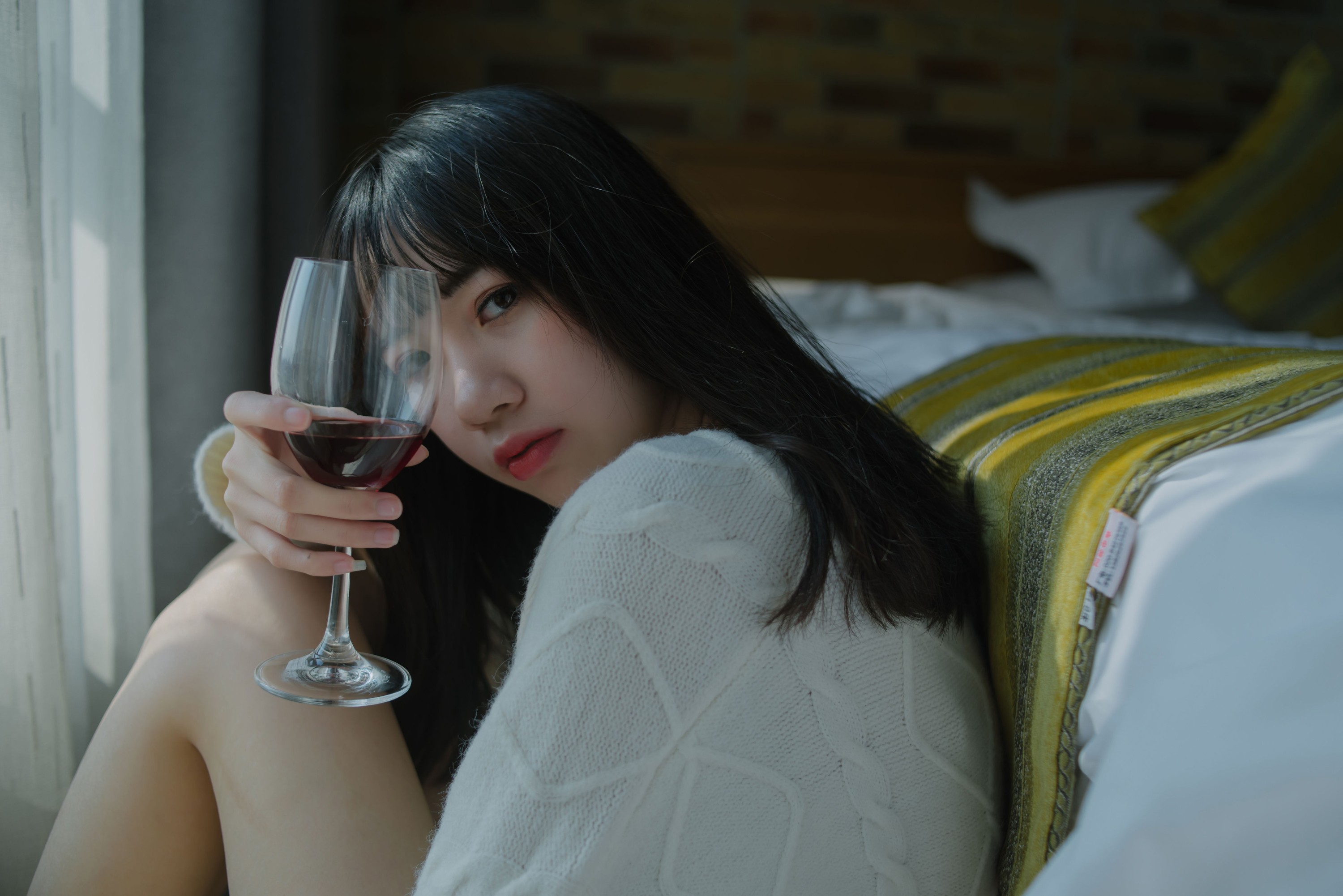 晓君 – 《他不爱我》[32P]