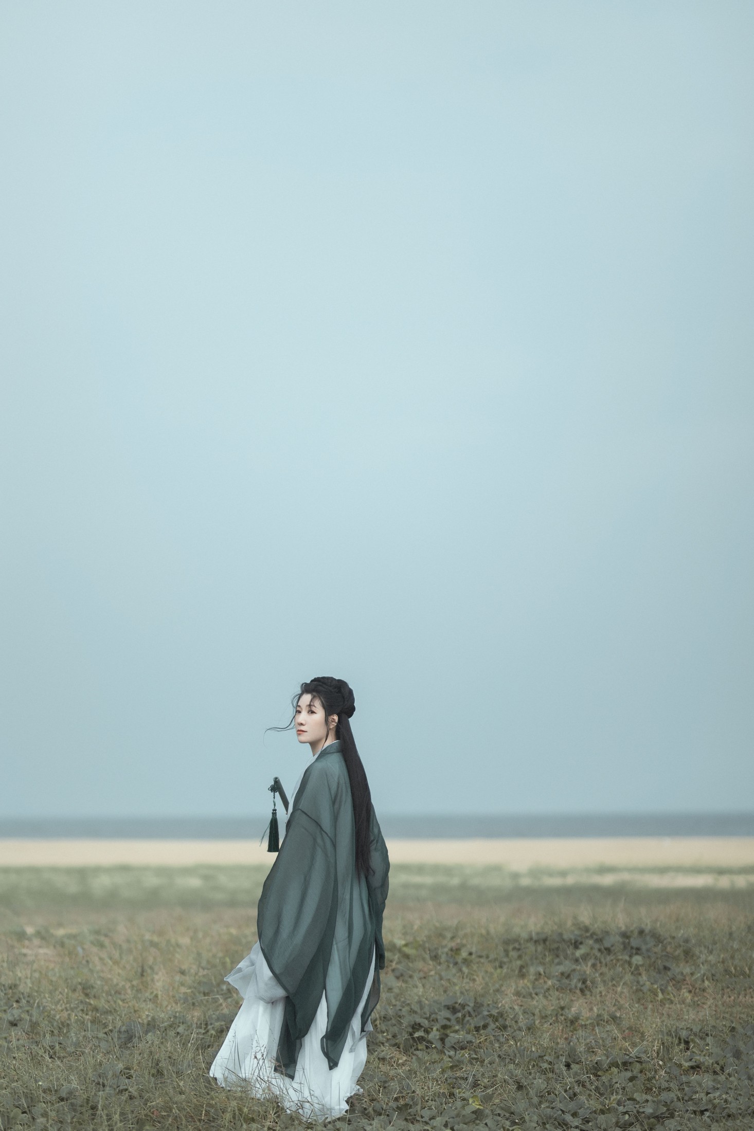 何佳 – 《天涯倦客》[26P]