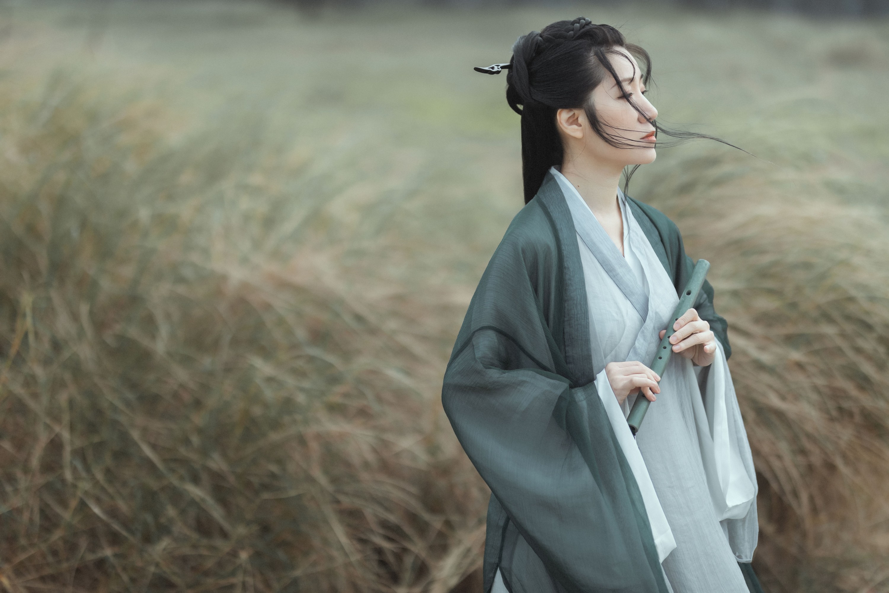 何佳 – 《天涯倦客》[26P]