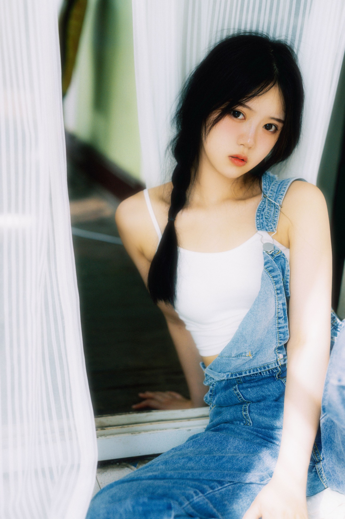 玮玮 – 《蓝与白》[28P]