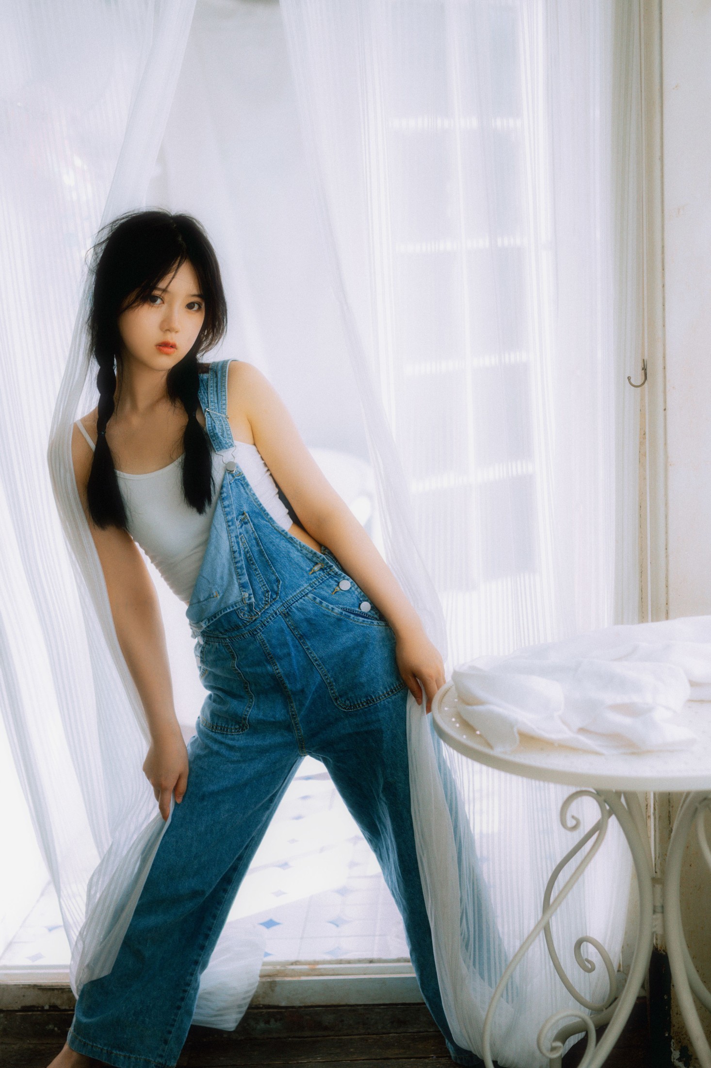 玮玮 – 《蓝与白》[28P]