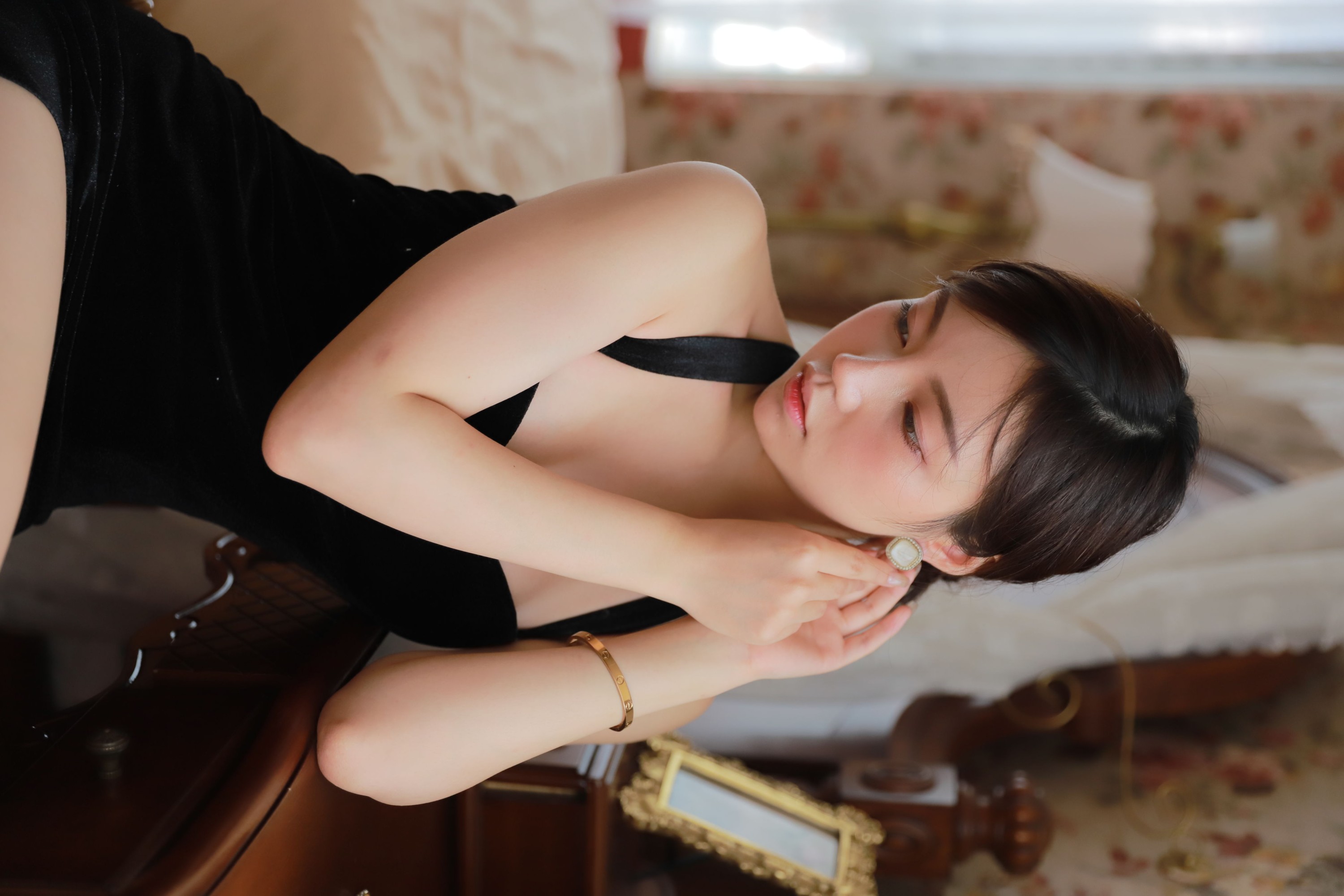 欣艾 – 《黑色晚礼服》[23P]