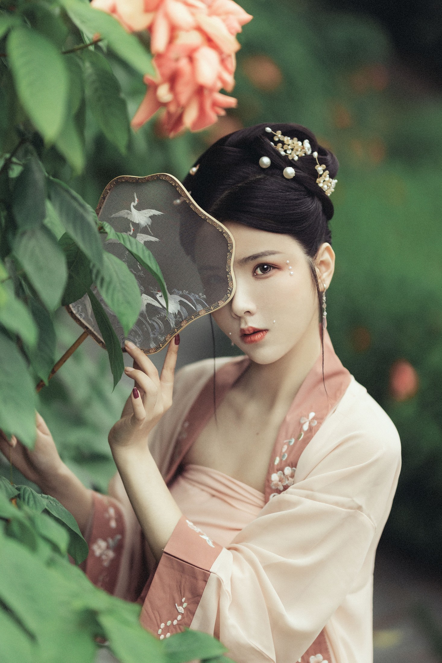 三重子-kiki – 《花期不待》[27P]