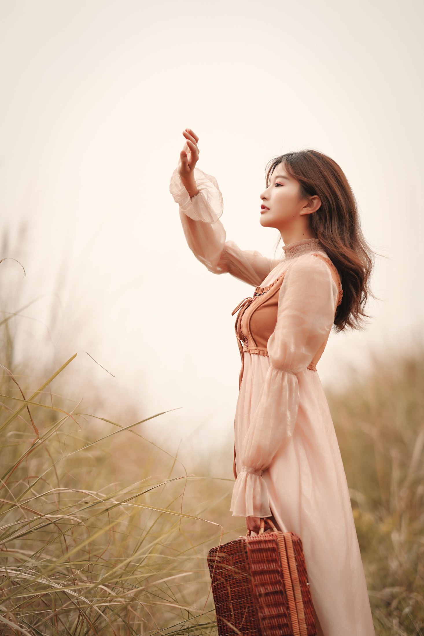 吕陈 – 《独自旅行》[37P]