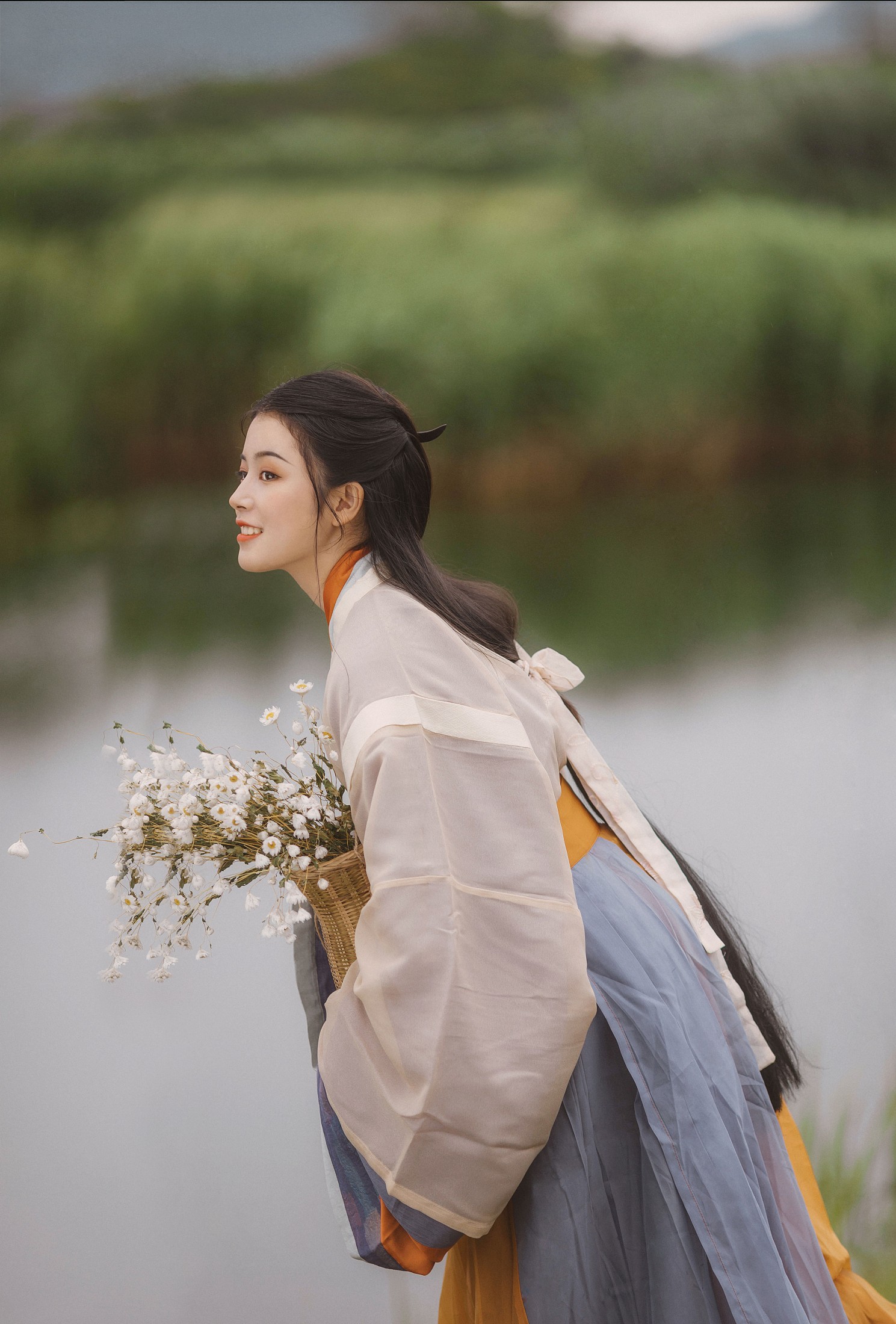 一枝陶然  – 《野有蔓草》[22P]