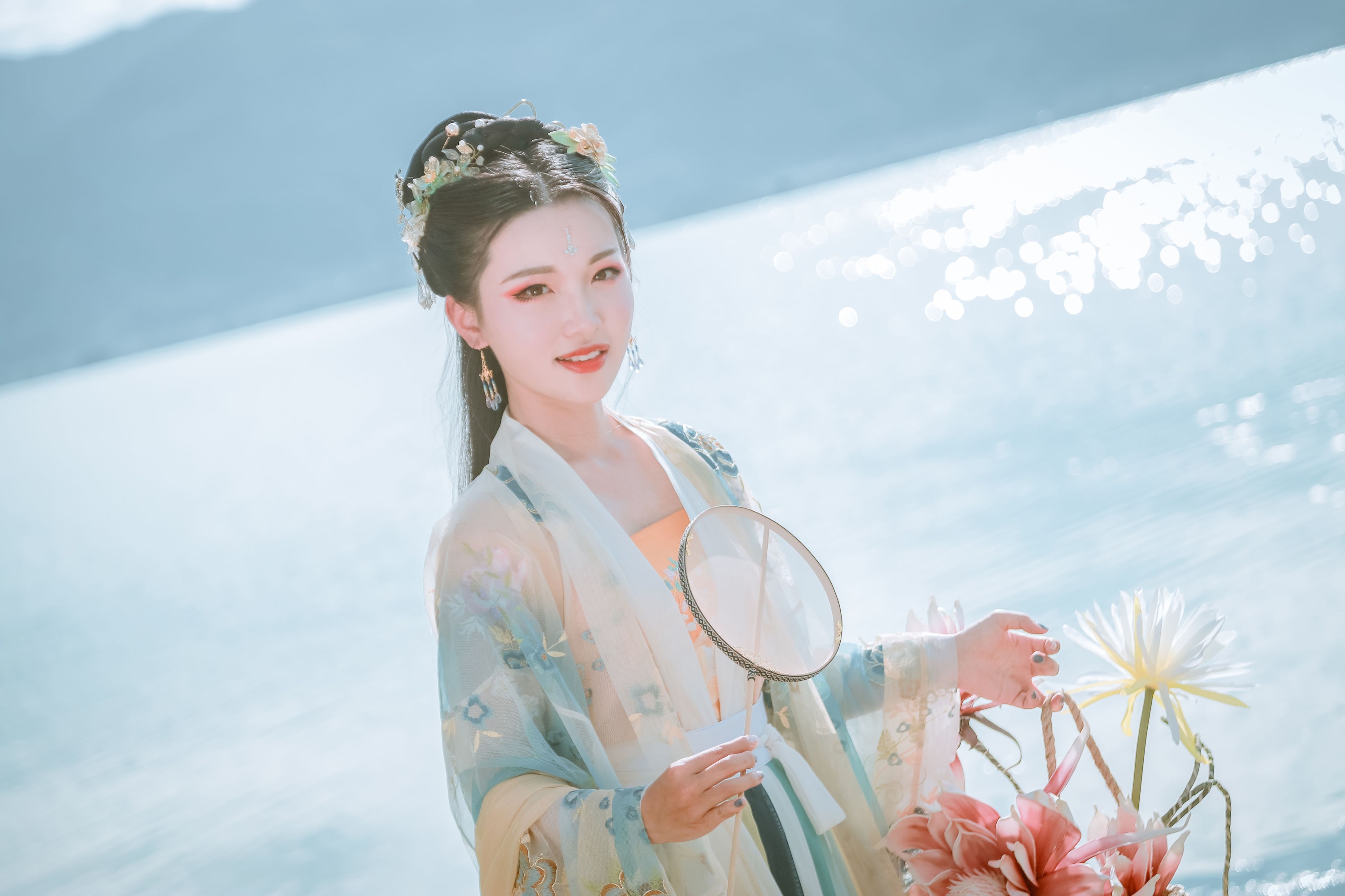 Julie – 《清水出芙蓉》[23P]