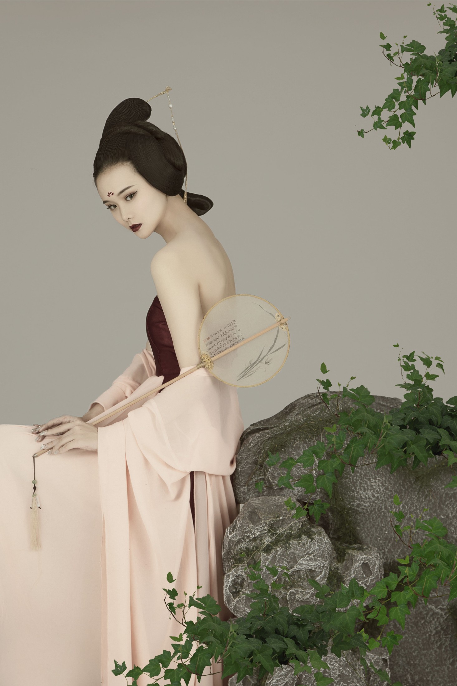 欣宝 – 《折轻扇》[23P]