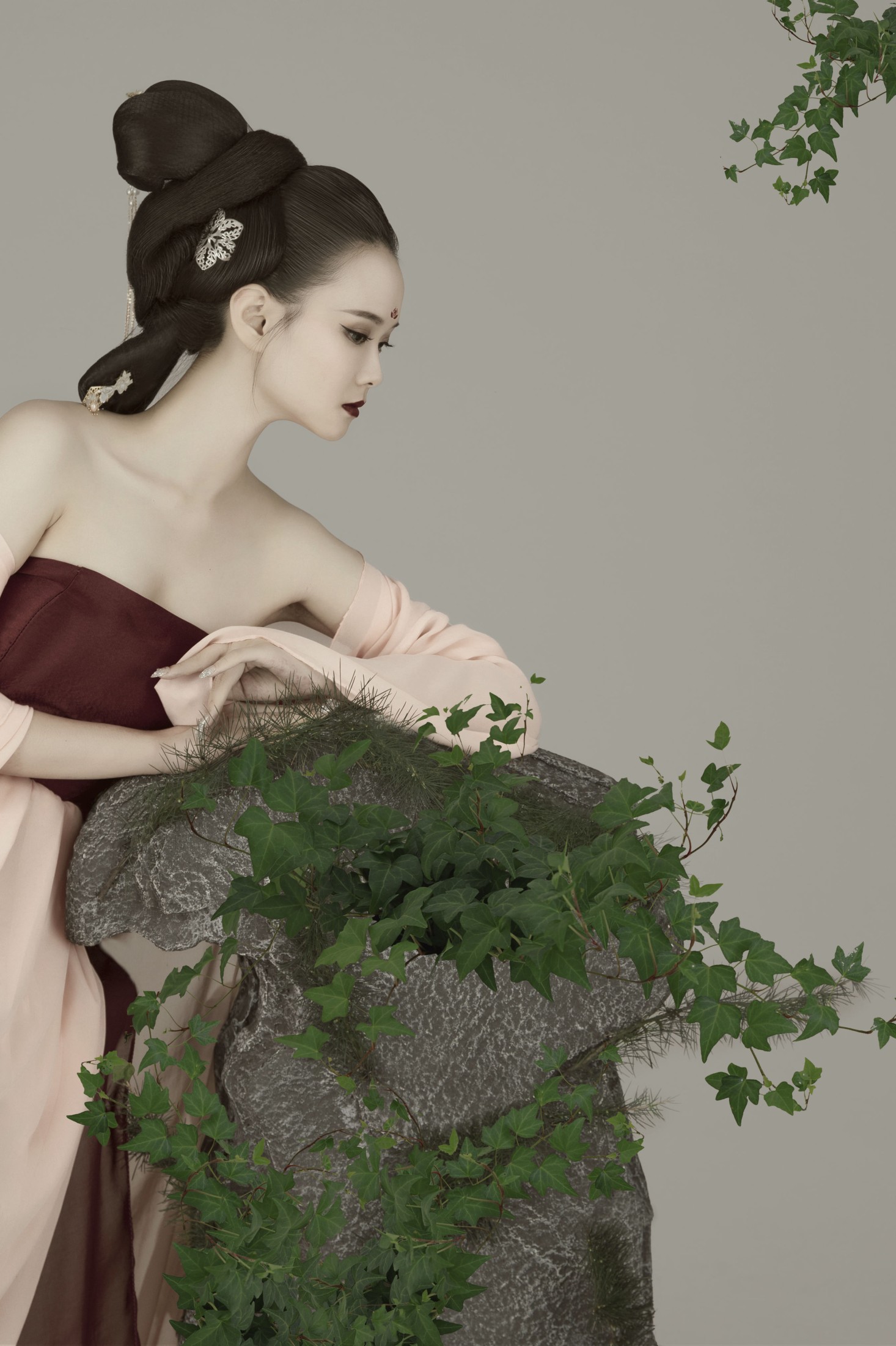 欣宝 – 《折轻扇》[23P]