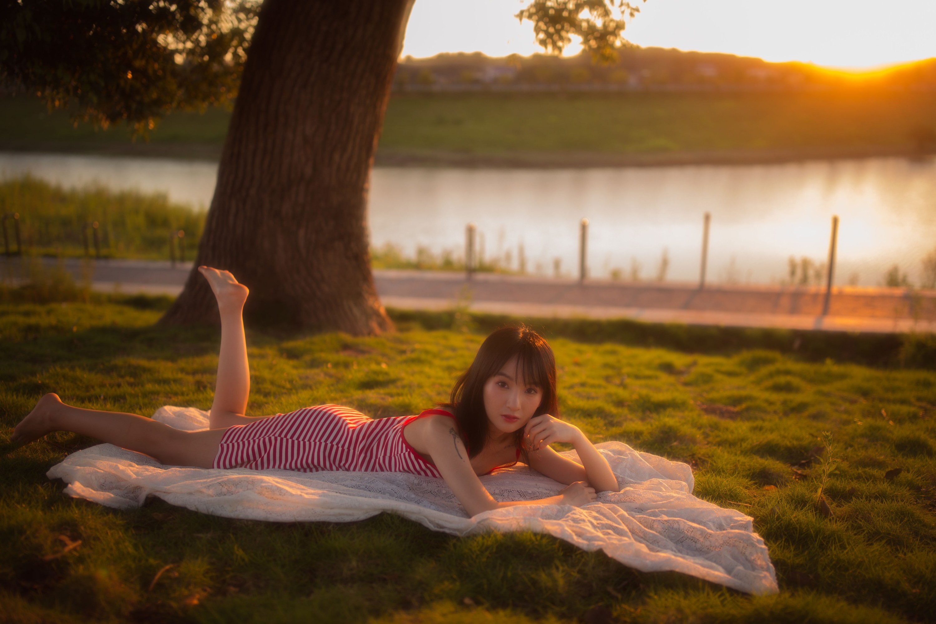 虾虾 – 《黄昏午后》[54P]