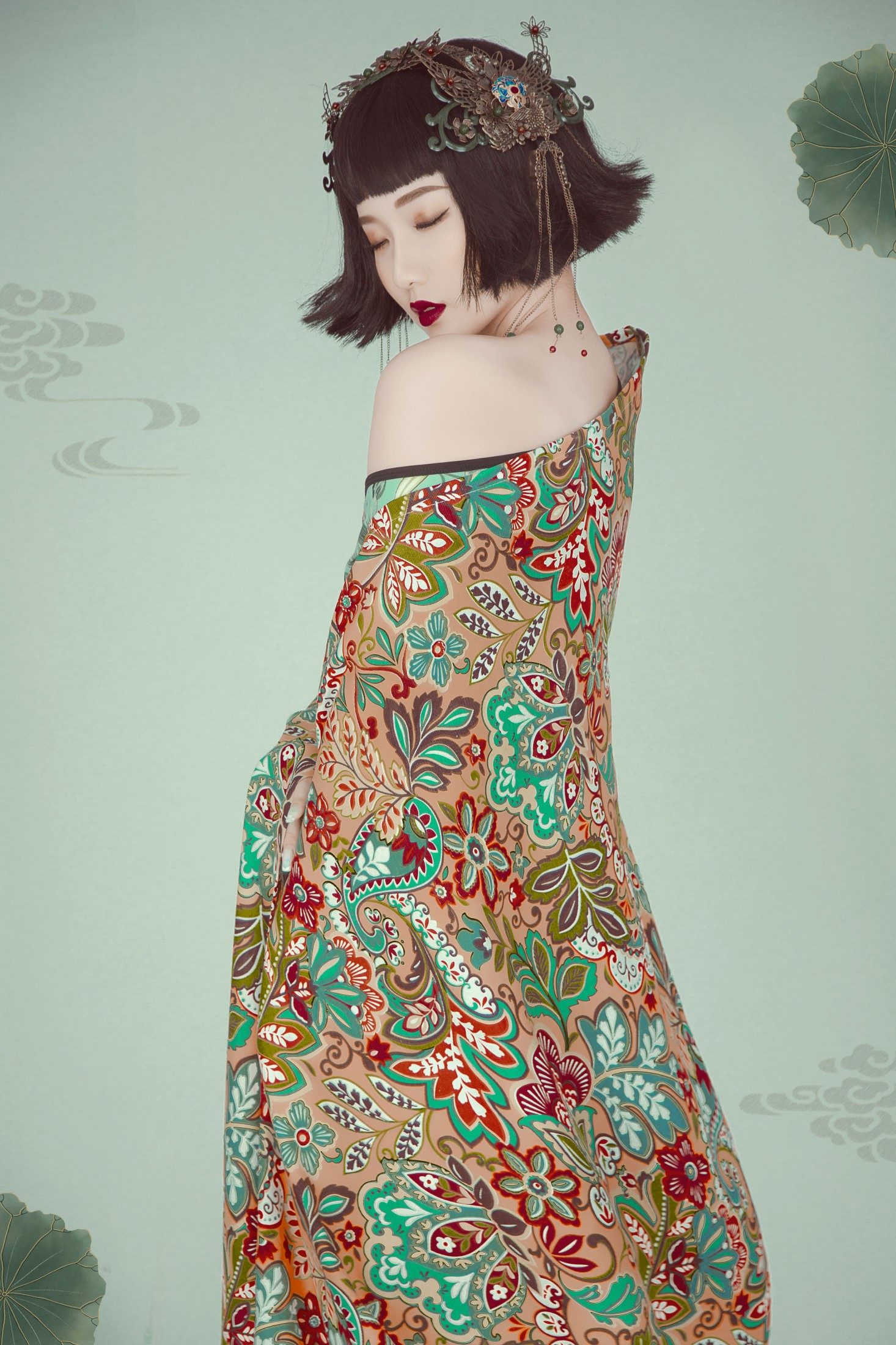 悦宝 – 《复古创意旗袍》[22P]