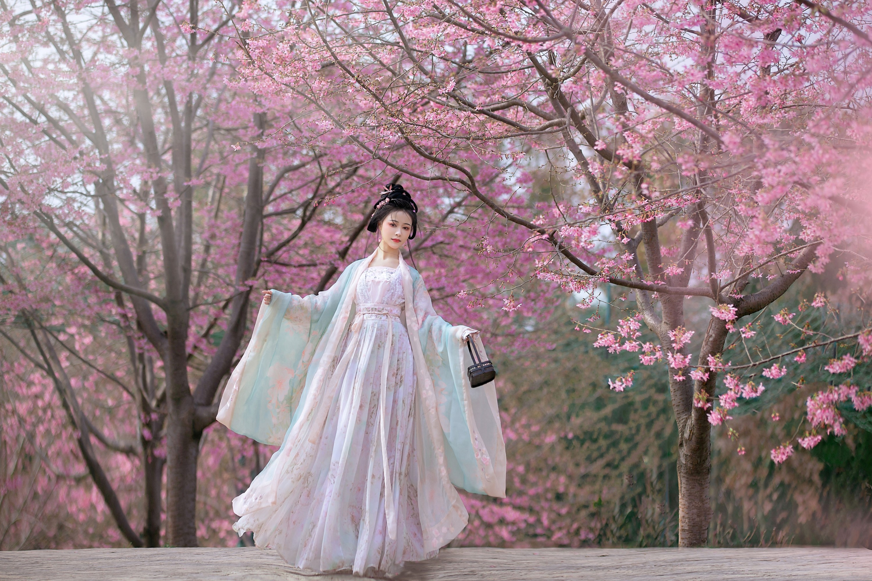 梨一依 – 《春樱》[22P]