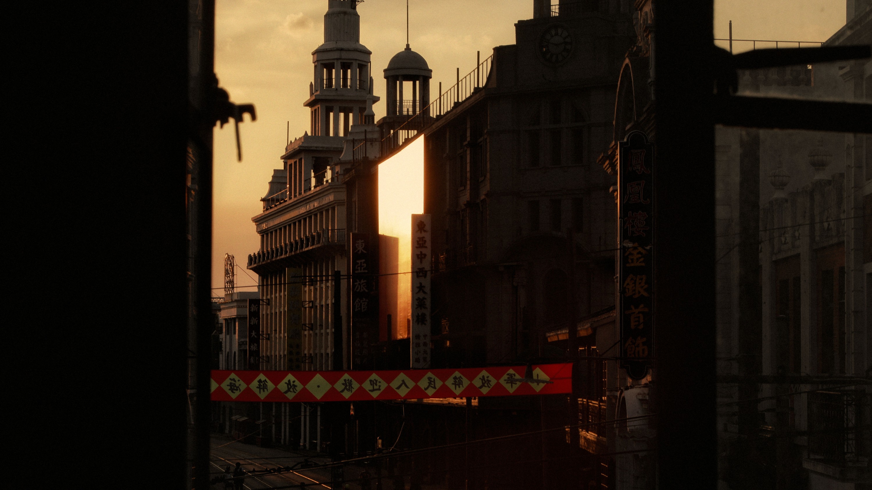 云之是小狐狸吖 – 《华灯初上》[25P]