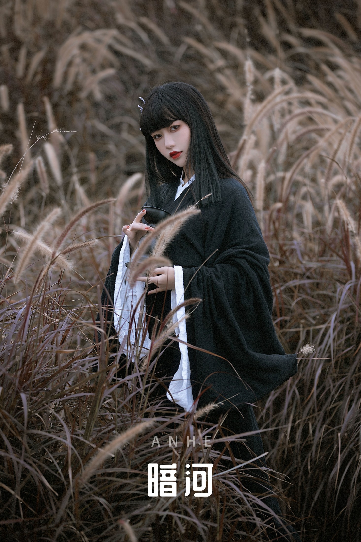 梨一依 – 《暗河》[23P]