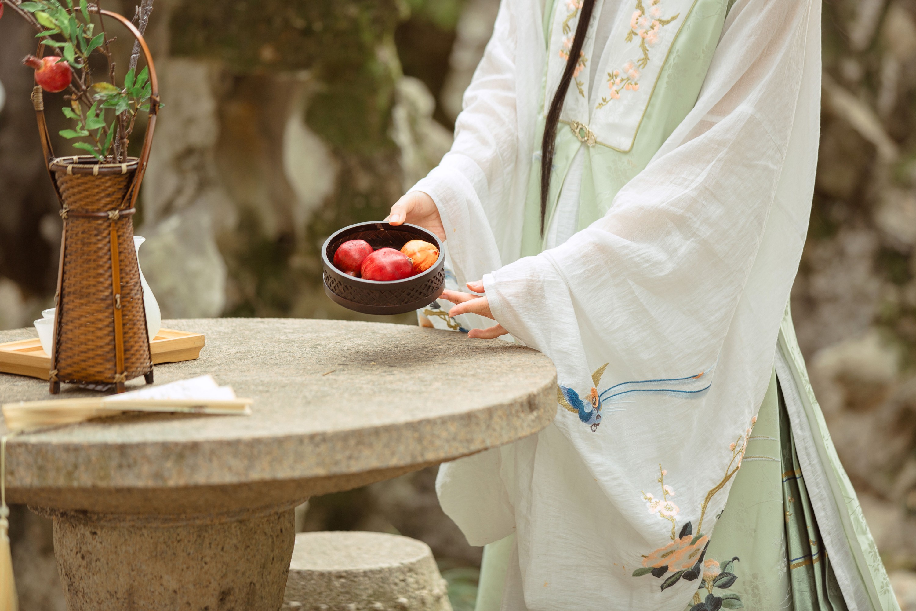 有虎牙的腹黑酱 – 《浮云吹作雪》[44P]