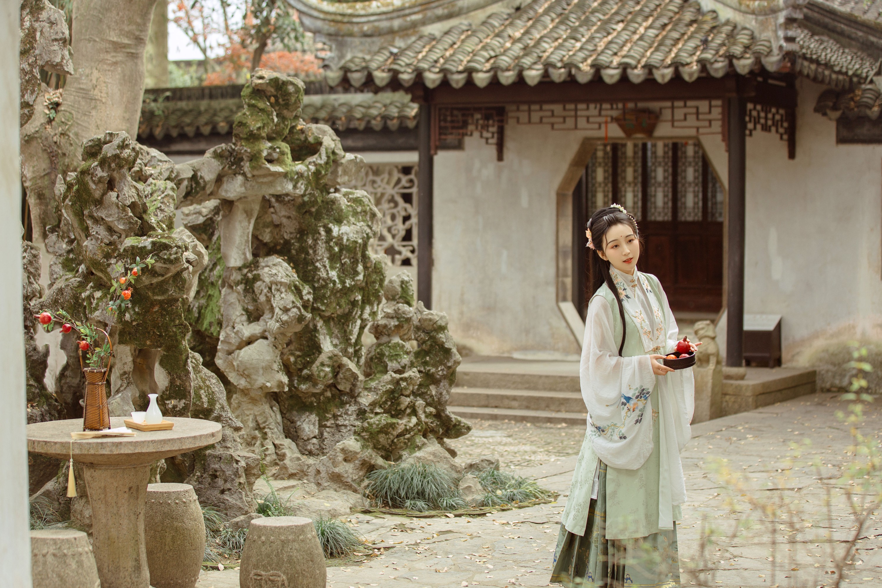 有虎牙的腹黑酱 – 《浮云吹作雪》[44P]