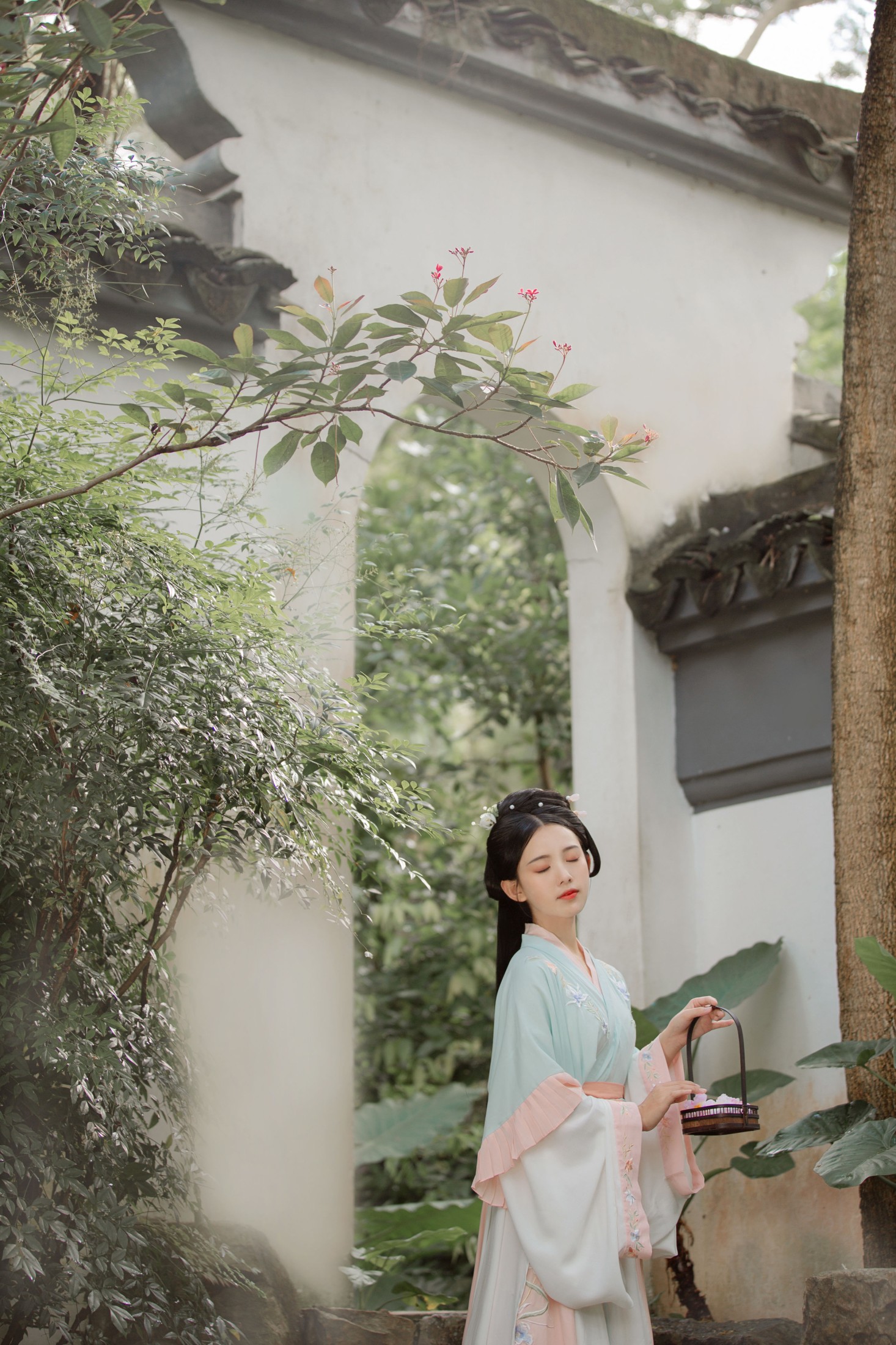 小薇 – 《四月清和雨乍晴》[25P]