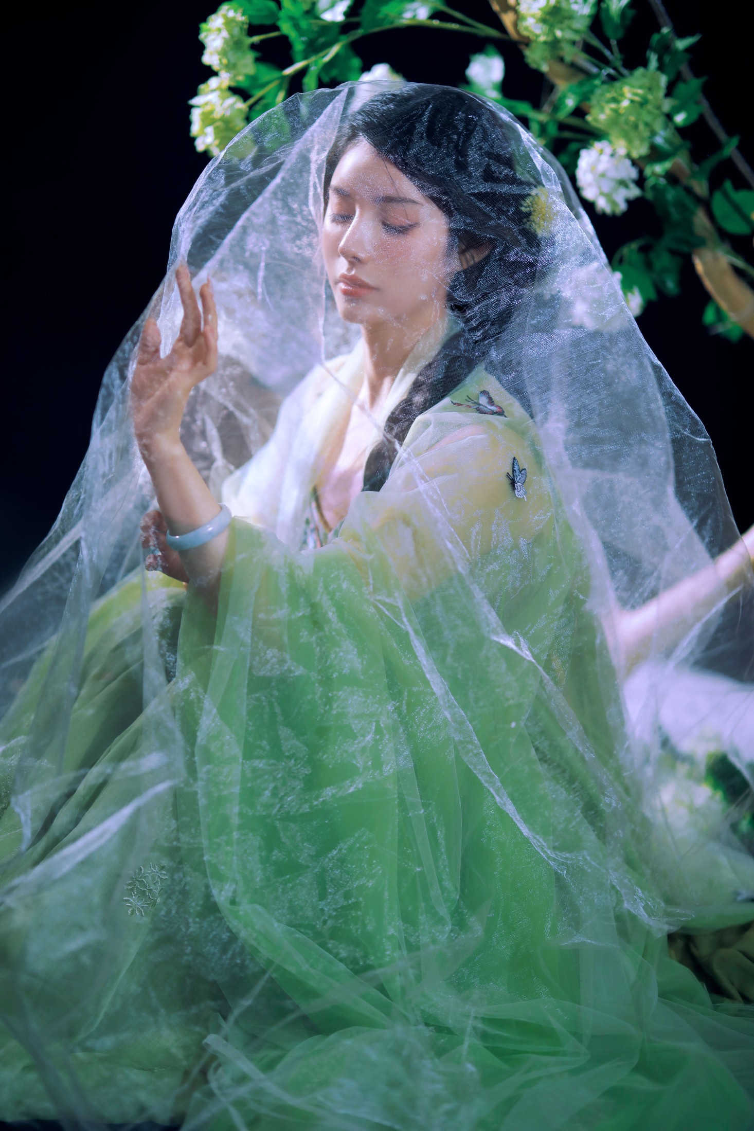 绾颜 – 《破茧成蝶》[21P]