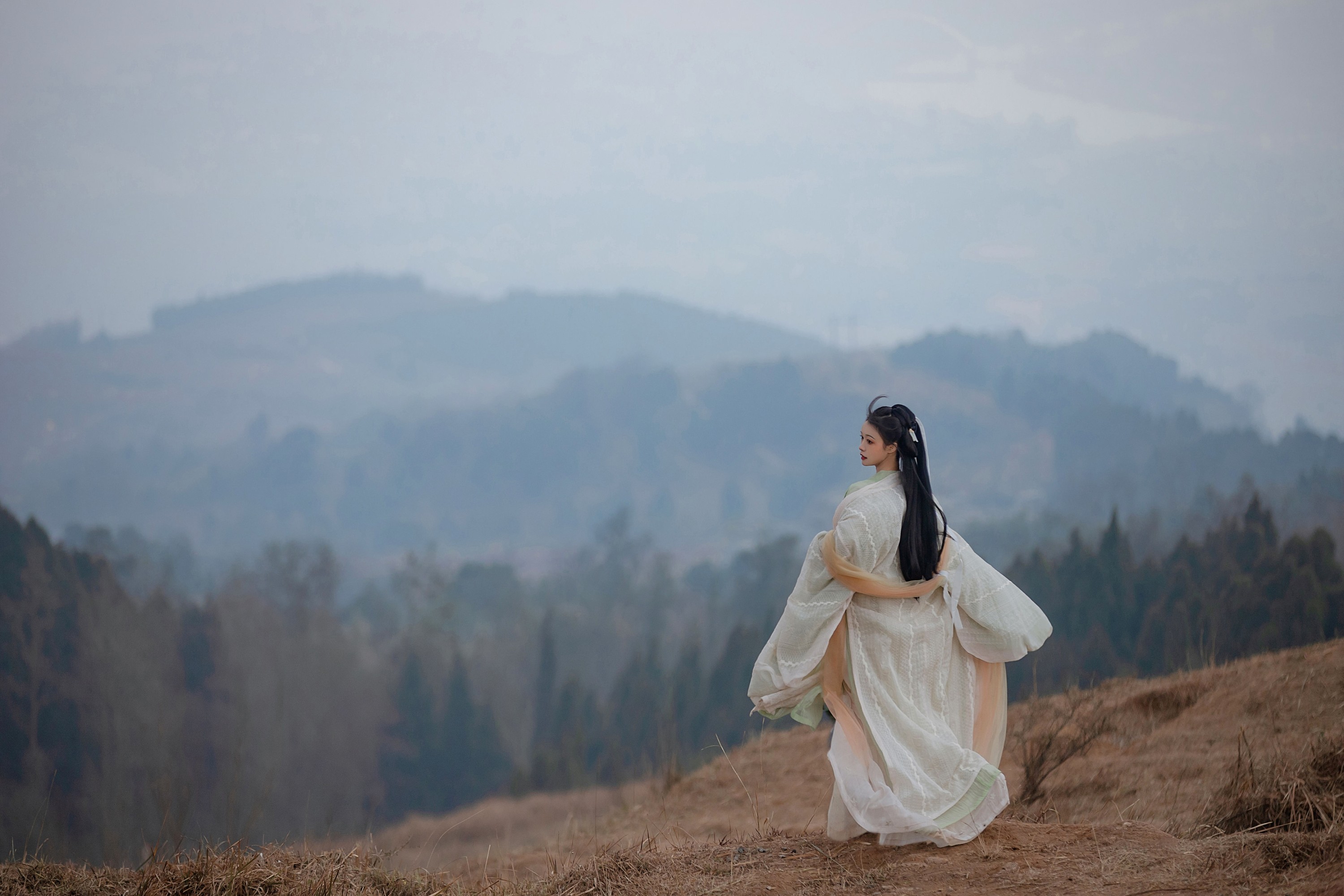 梨一依 – 《山雾》[23P]