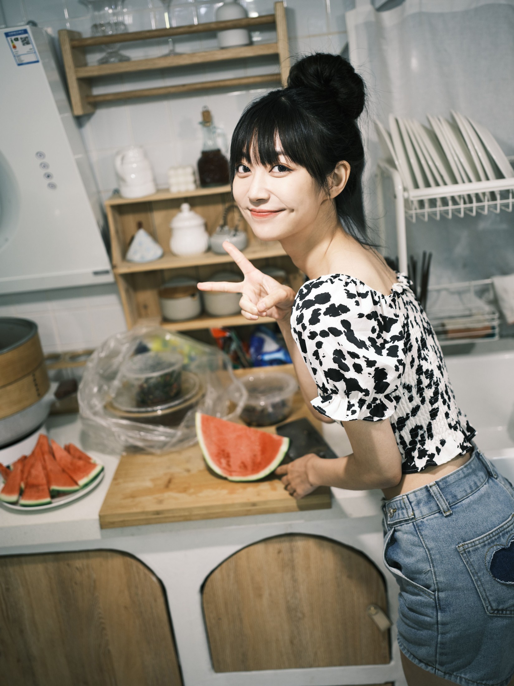 飞鸟咕咕- – 《厨房吃瓜》[31P]