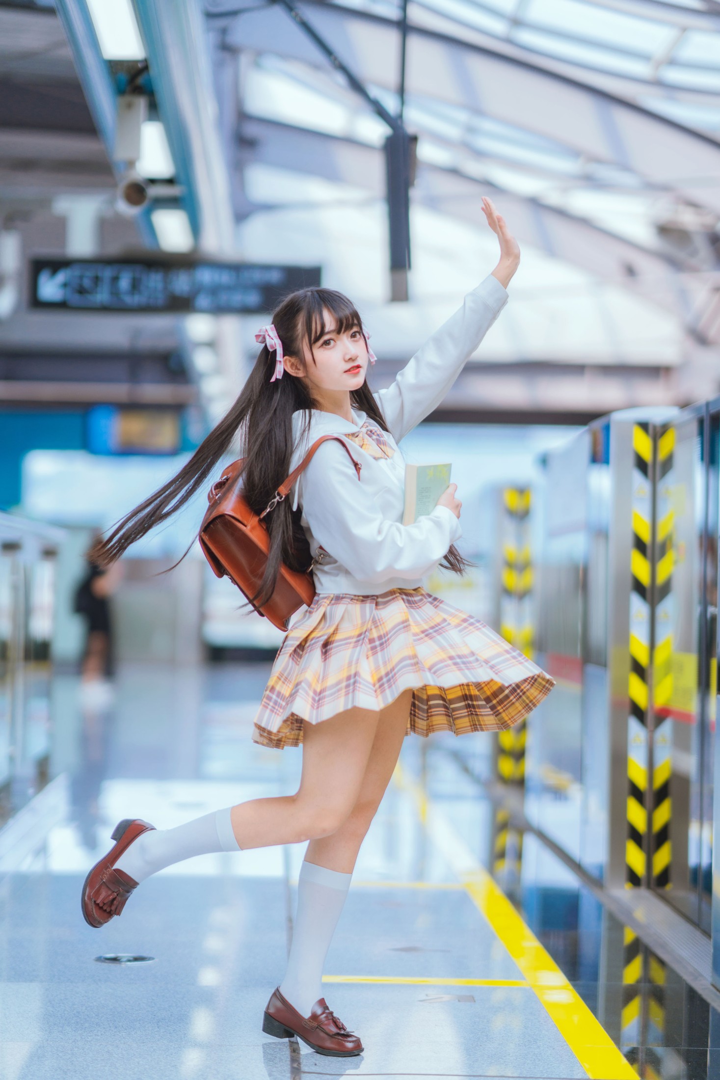 关关之猪w – 《地铁JK少女》[33P]