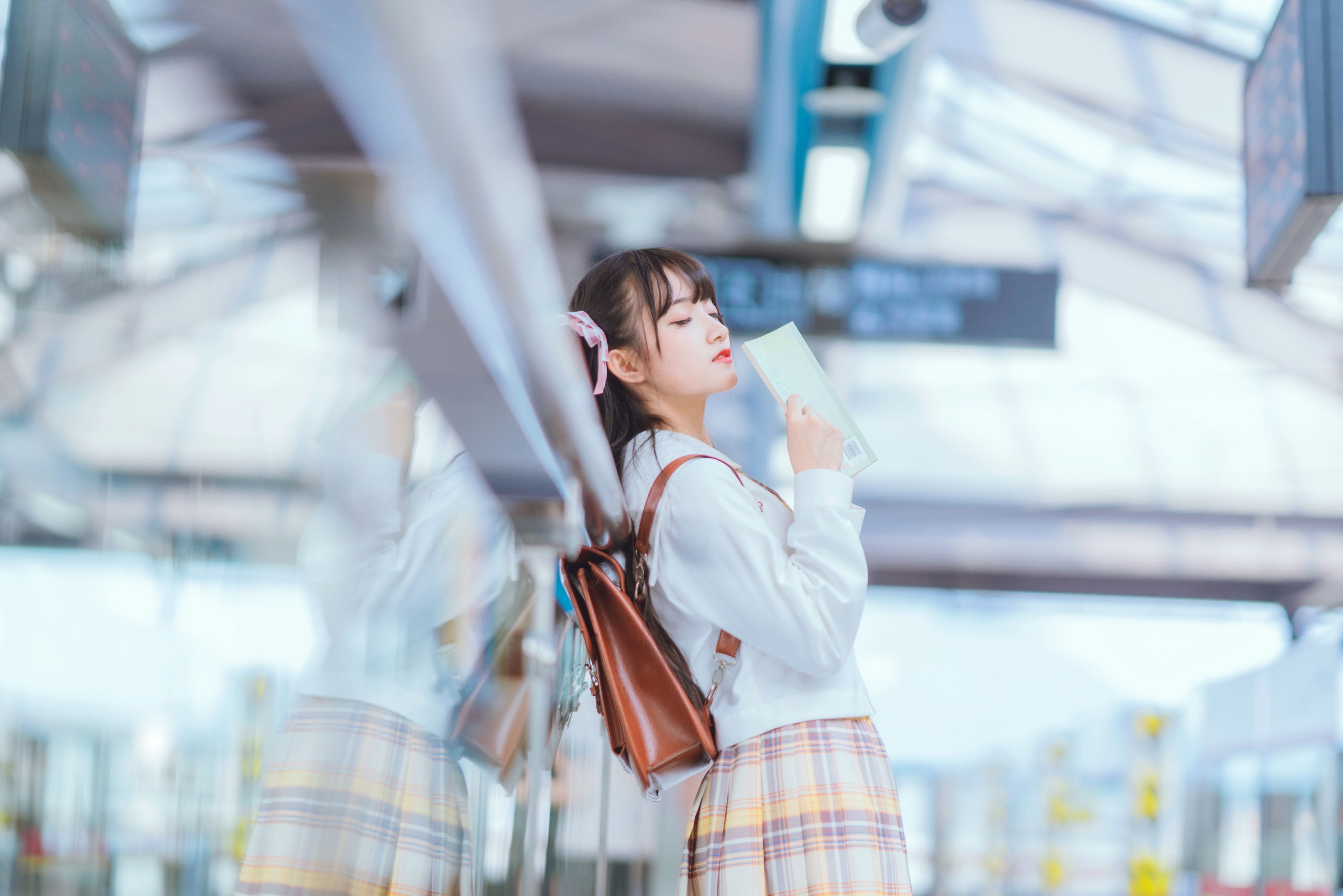 关关之猪w – 《地铁JK少女》[33P]