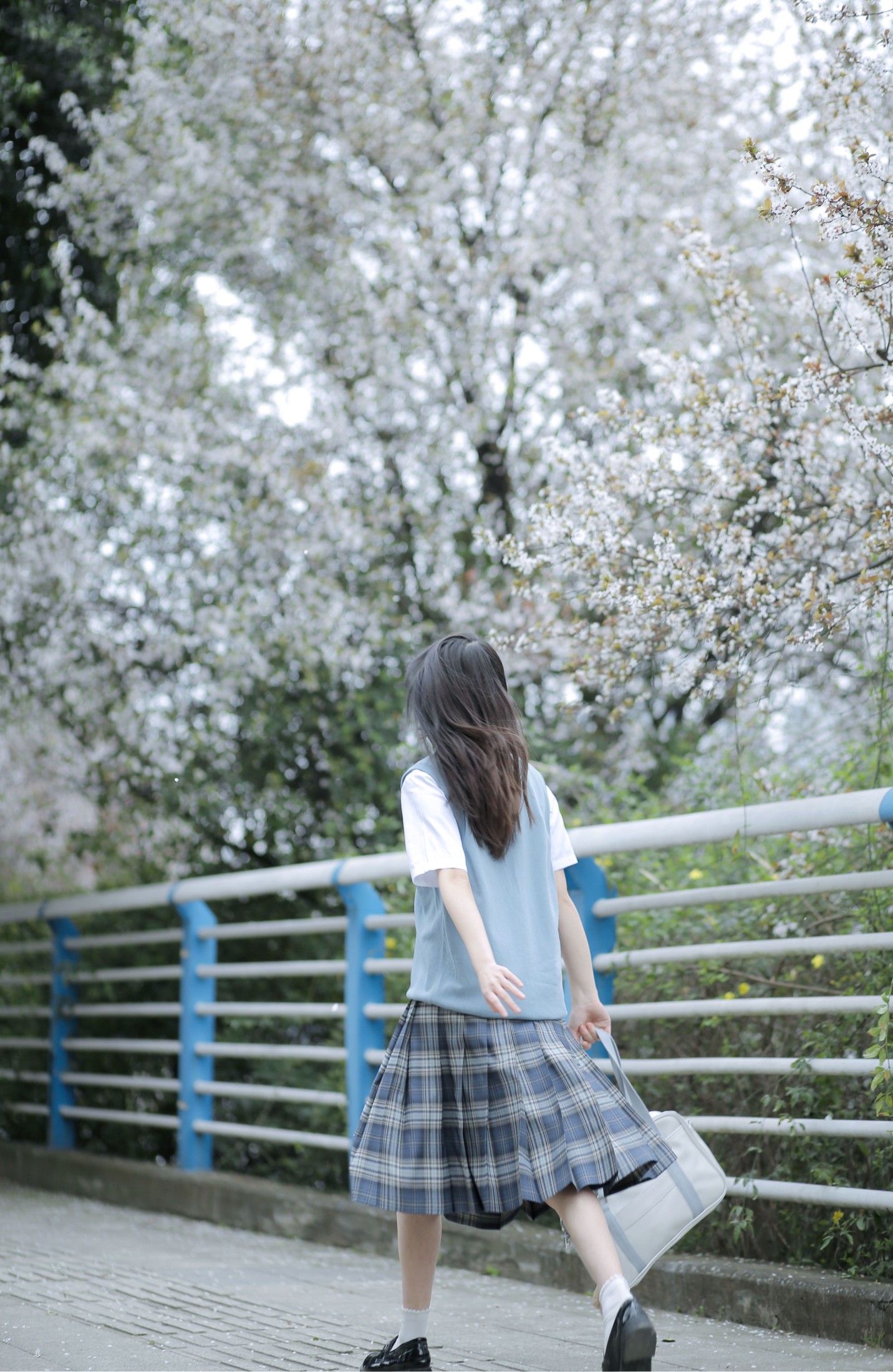 想七77 – 《感受春的气息》[26P]