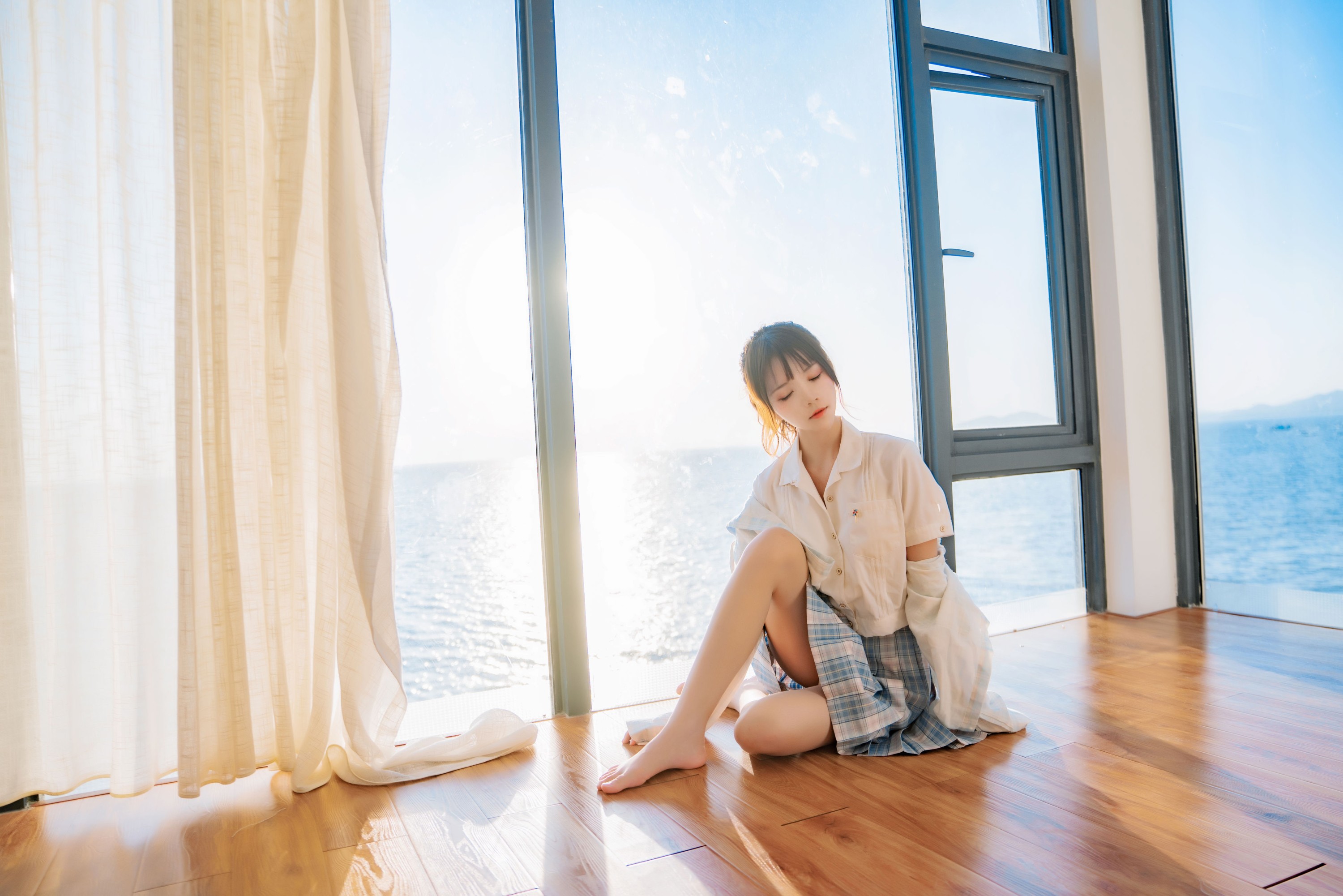 桜桃喵 – 《感光》[30P]