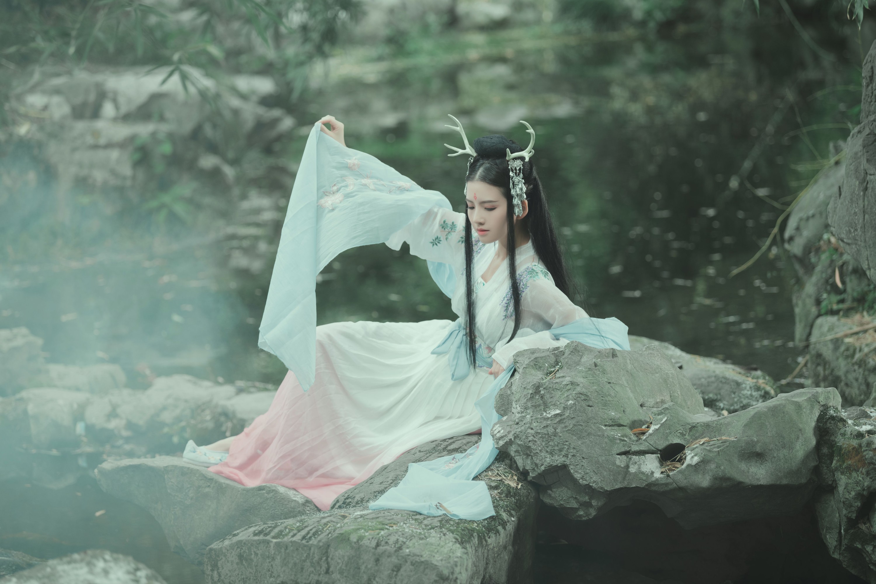 Tifa丁小妮 – 《夫诸》[20P]