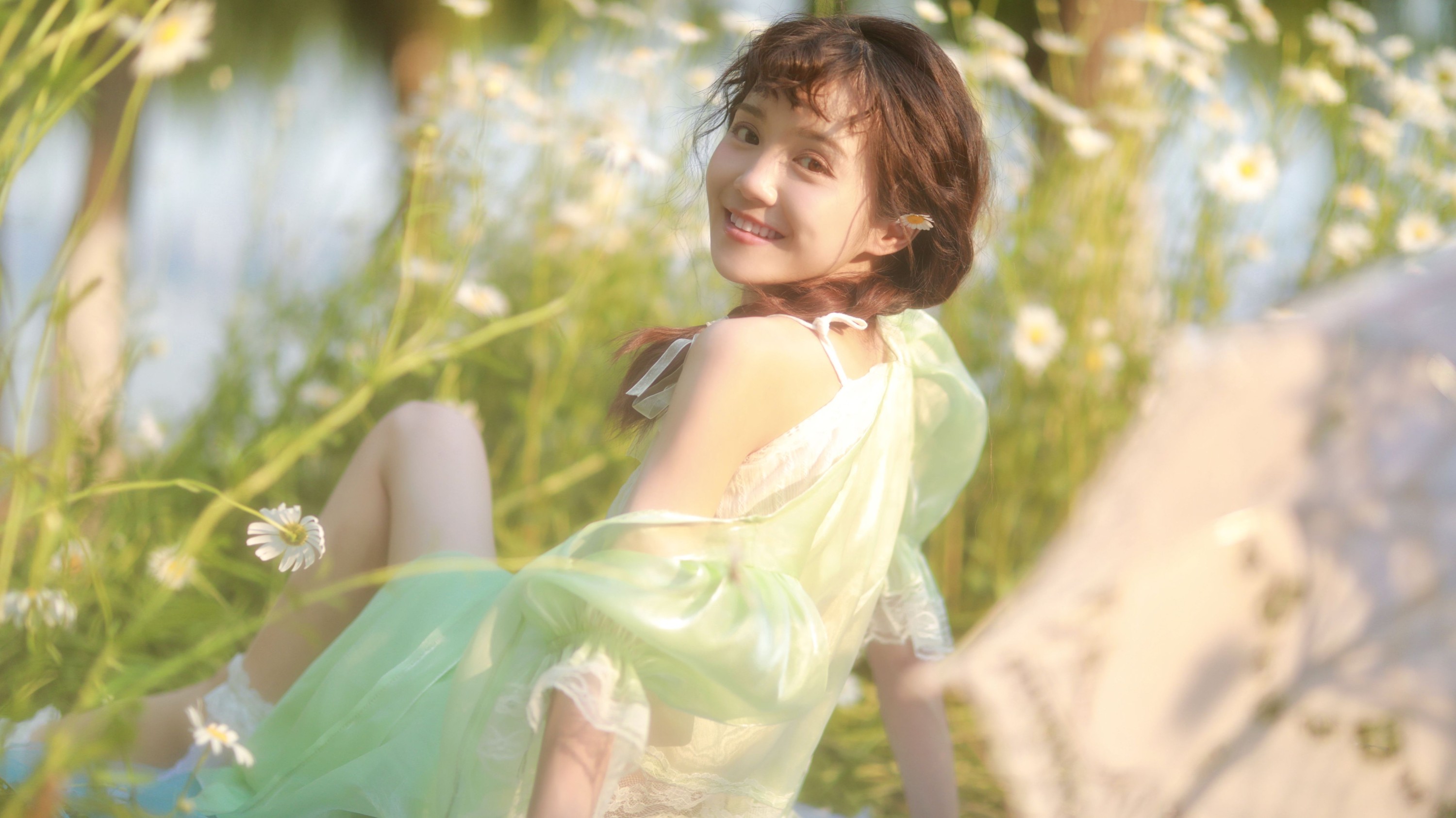 西西 – 《她在光里徜徉》[55P]