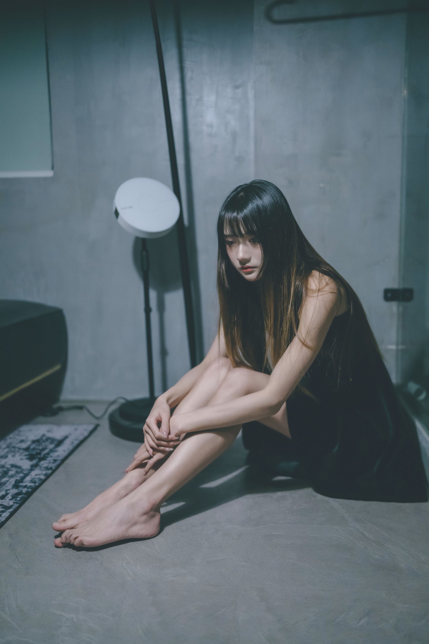 兔子Zzz不吃胡萝卜 – 《煎熬》[23P]