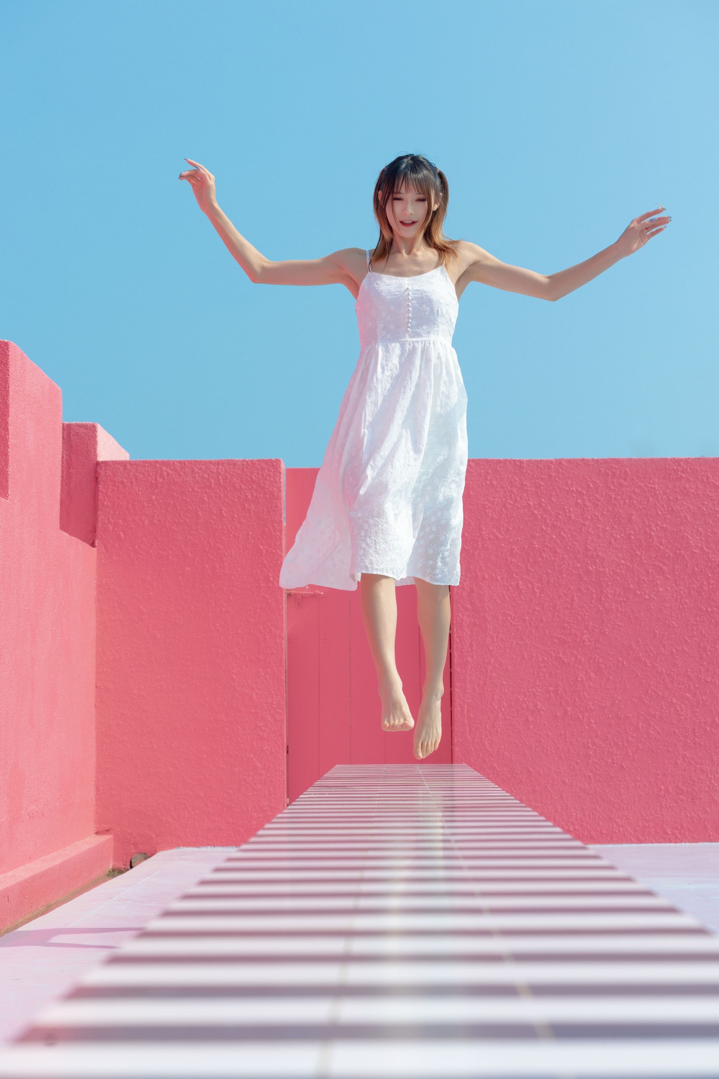 兔子Zzz不吃胡萝卜 – 《彩色迷宫》[32P]