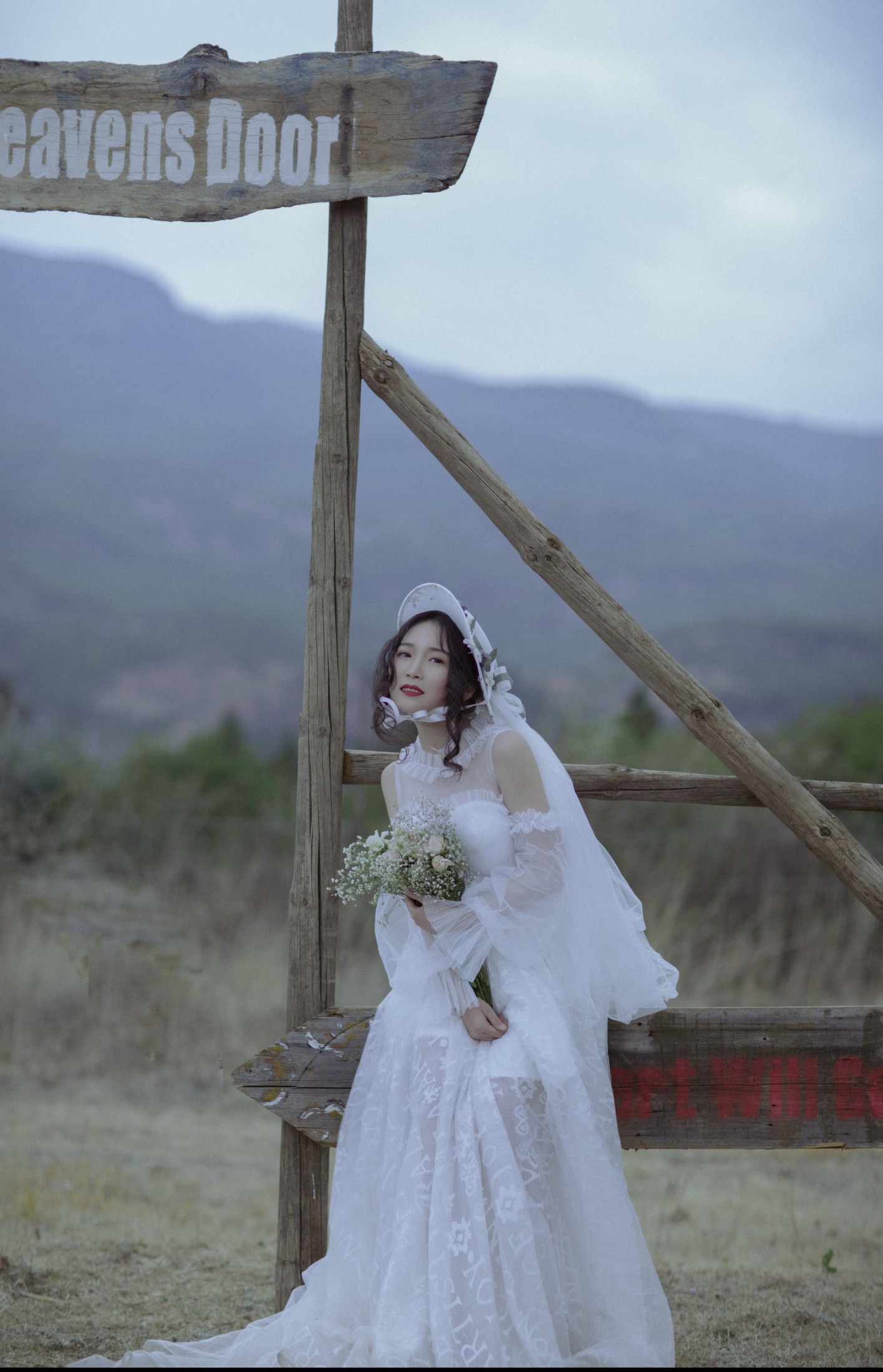 月下桑小川 – 《为自己穿一次婚纱》[33P]