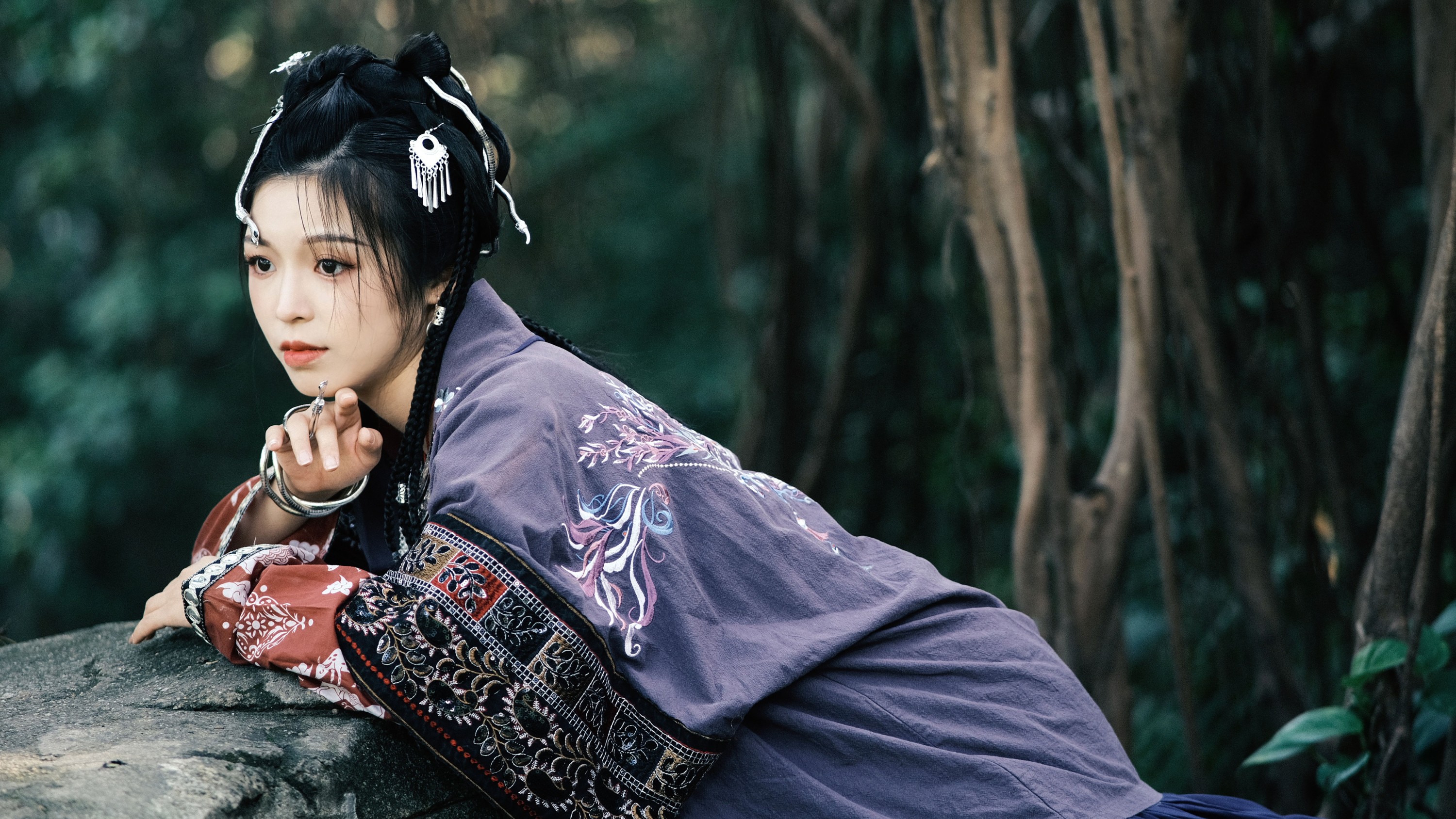 proyhine – 《苗家姑娘》[28P]