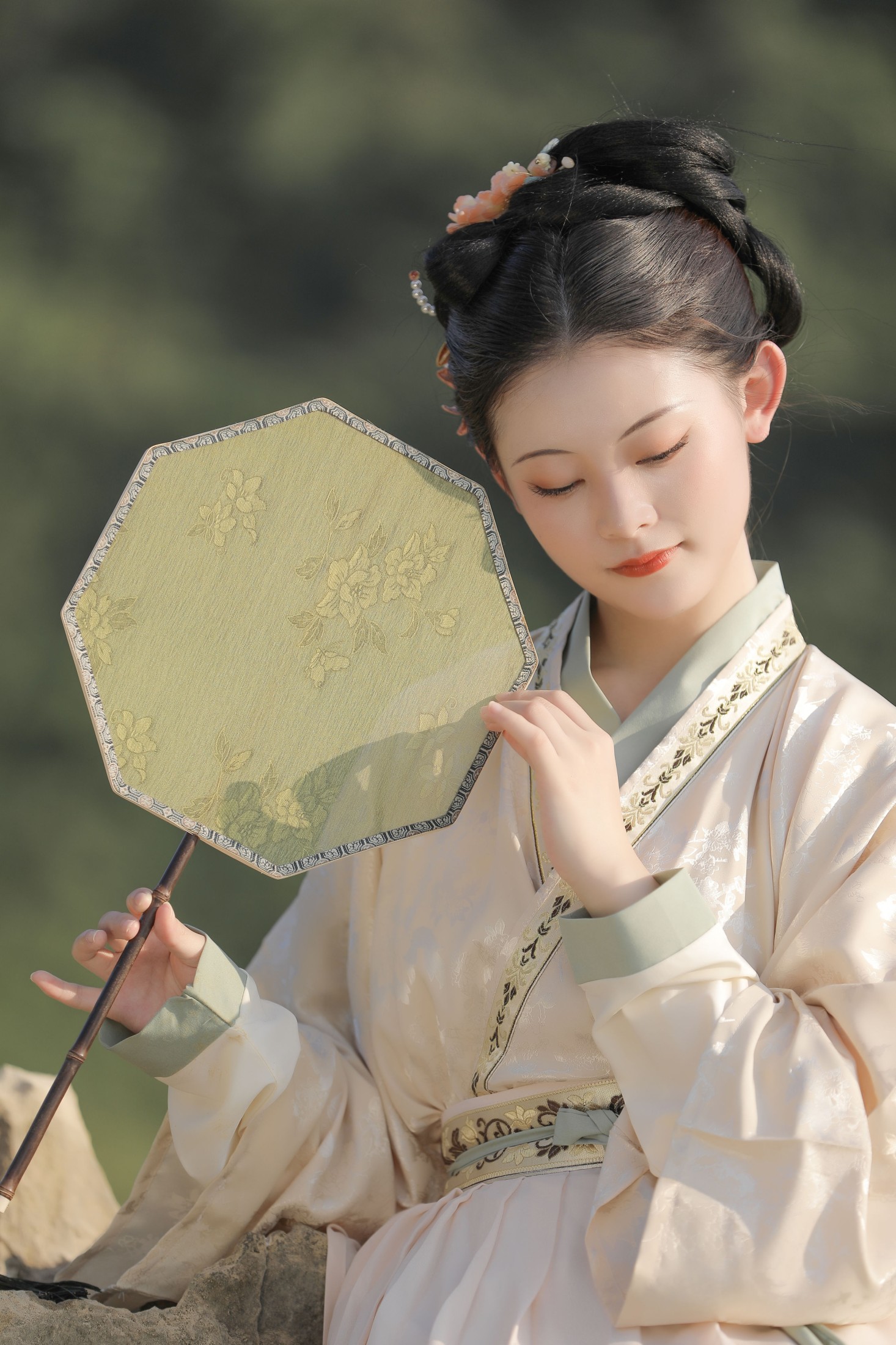 岳红橙黄绿蓝靛紫铮 – 《山水之间 》[22P]