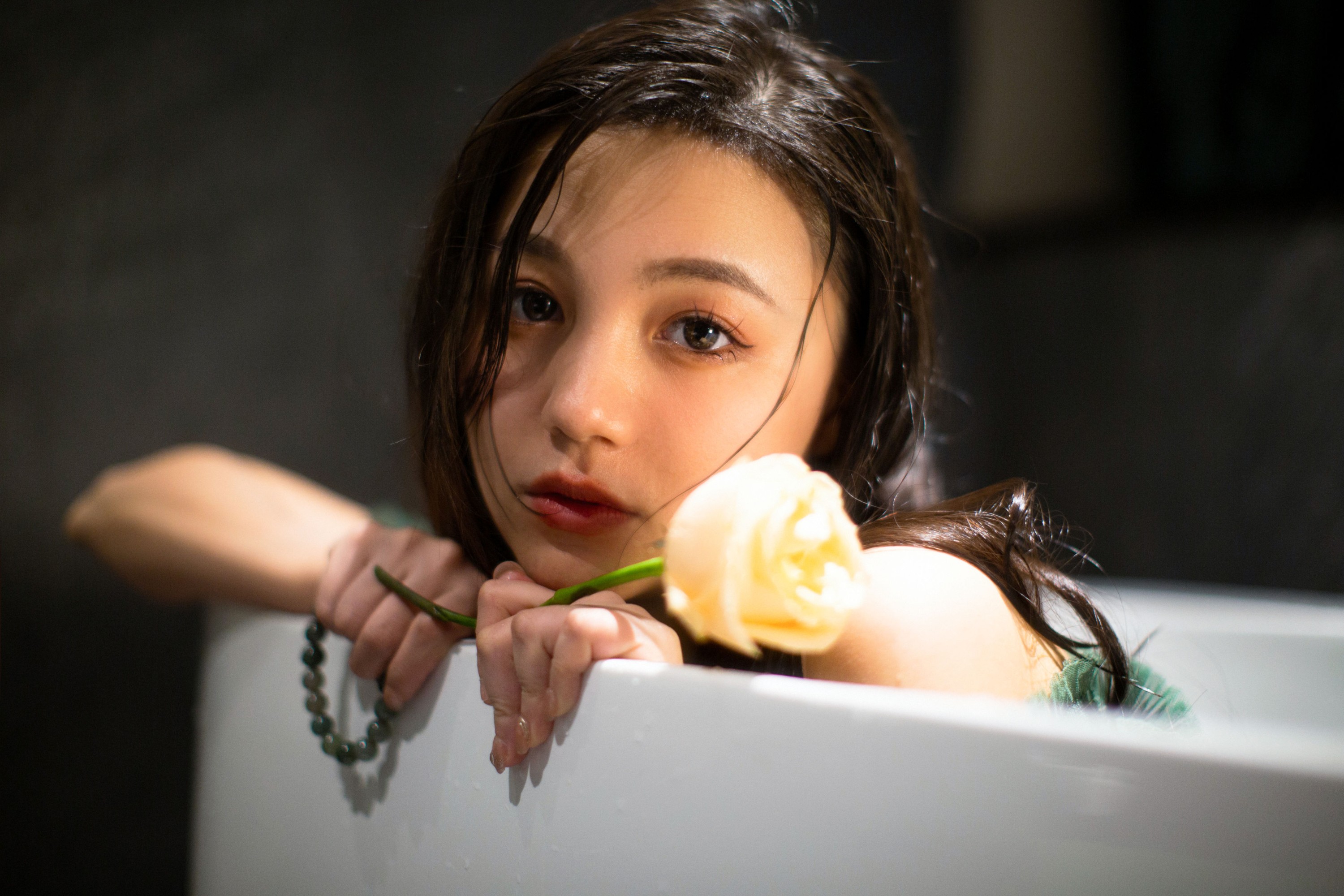 夏芸是只小考拉 – 《沉溺》[22P]