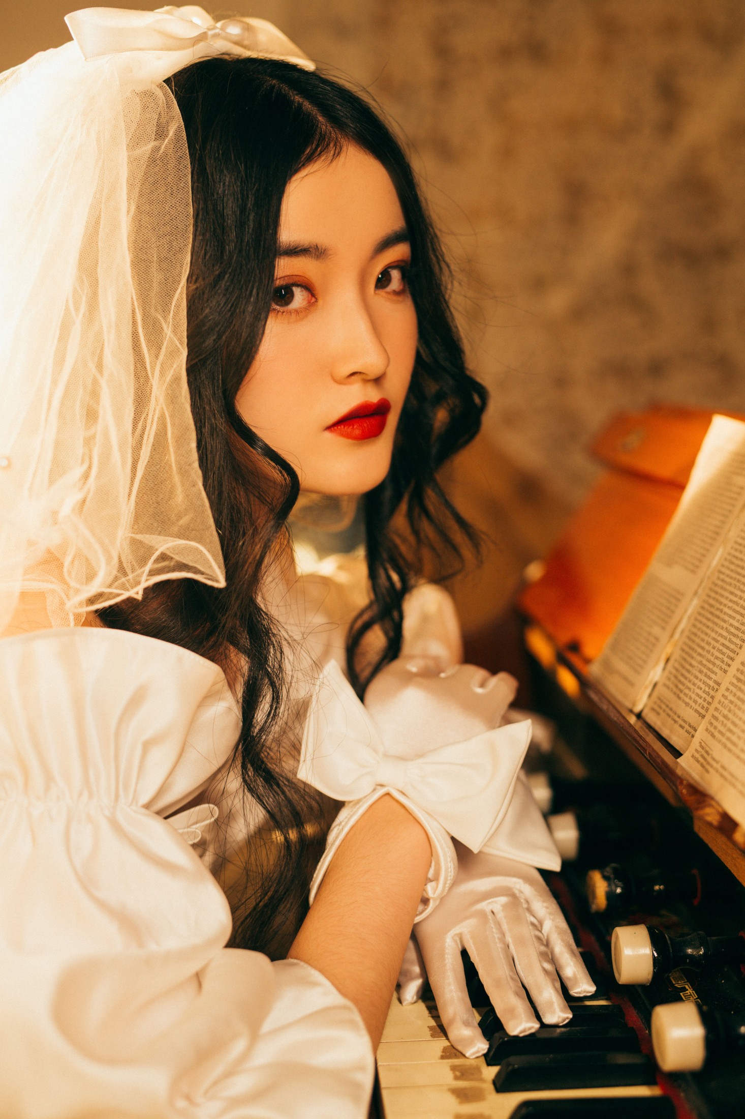 玲兰 – 《一个人的婚纱》[22P]