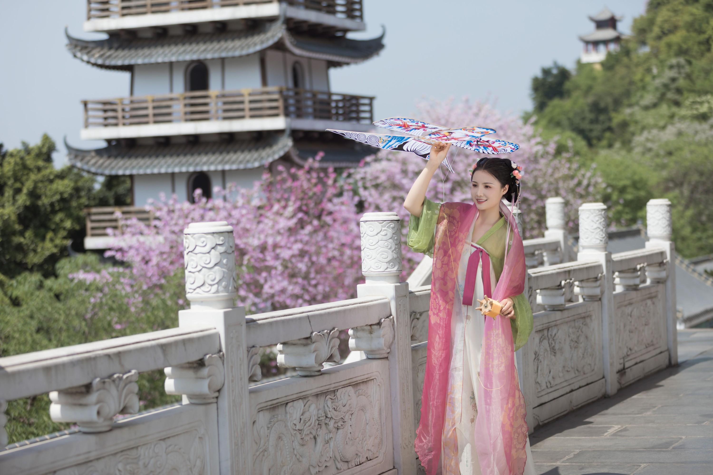 刘哈喇子 – 《袅娜》[26P]