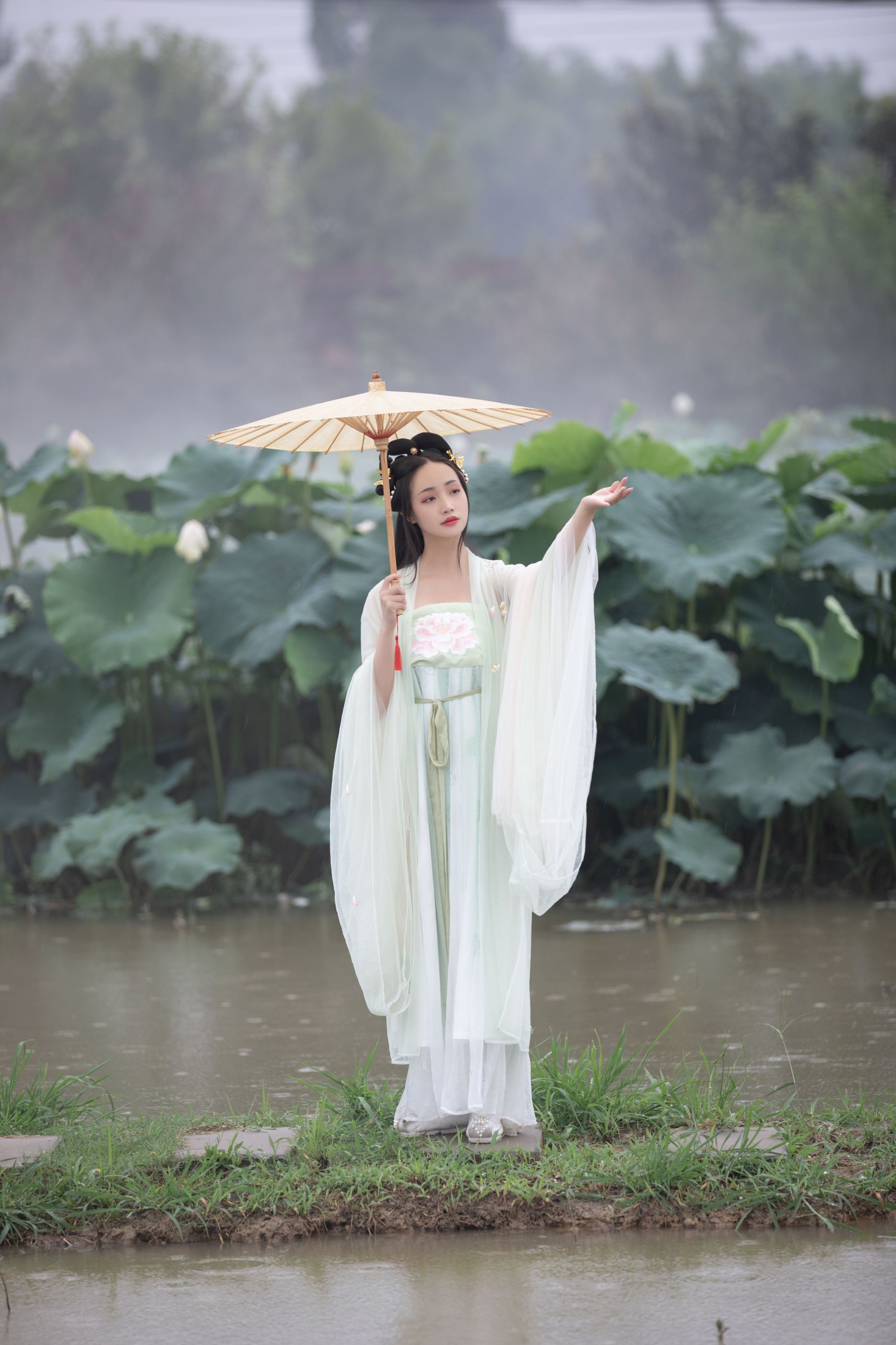 凌子兮 – 《荷》[24P]