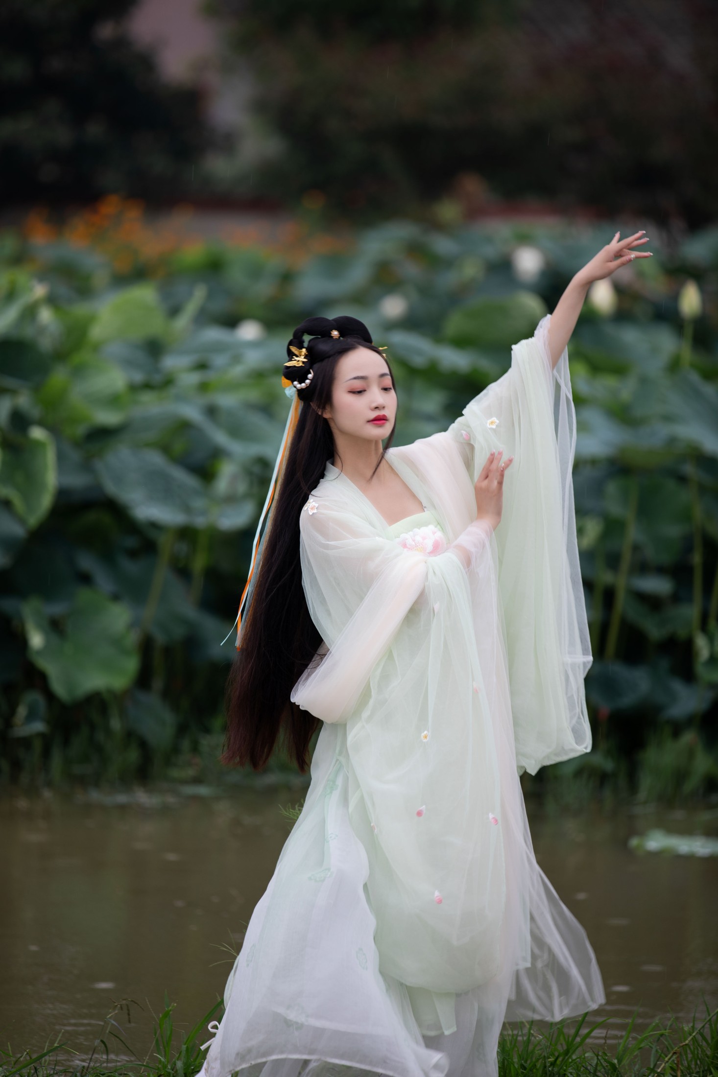 凌子兮 – 《荷》[24P]