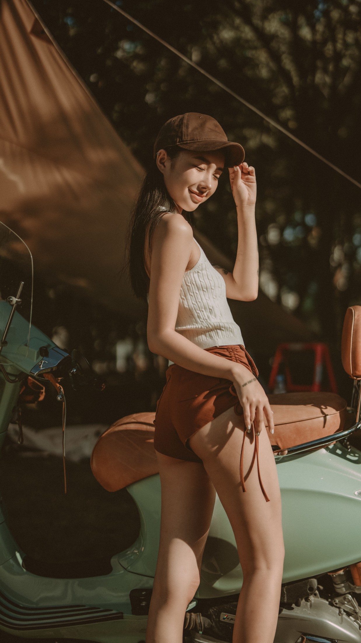 悦悦 – 《夏日小憩》[50P]