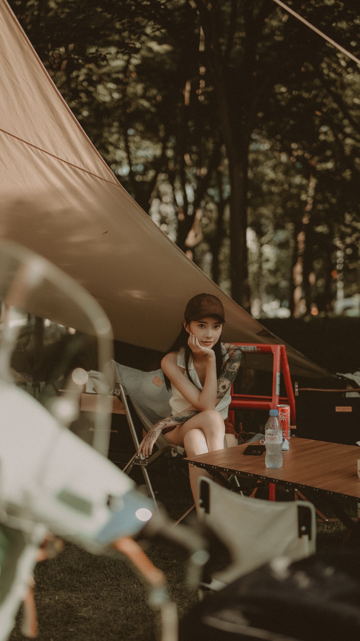 悦悦 – 《夏日小憩》[50P]